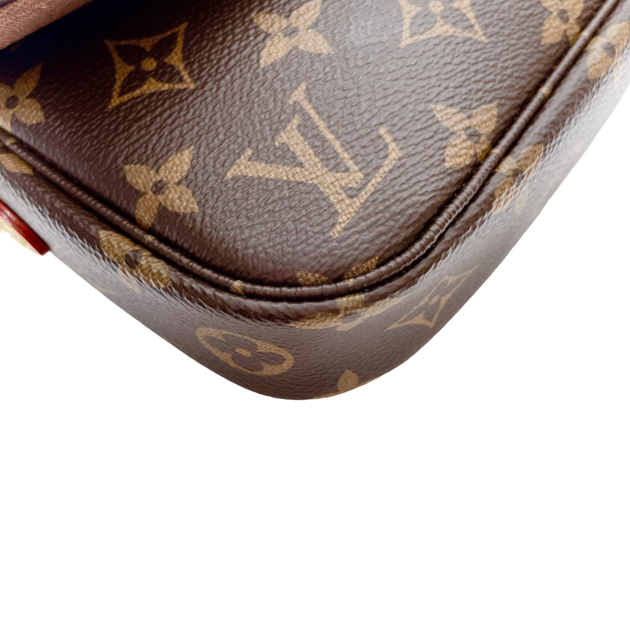 LV IVY WALLET ON CHAIN