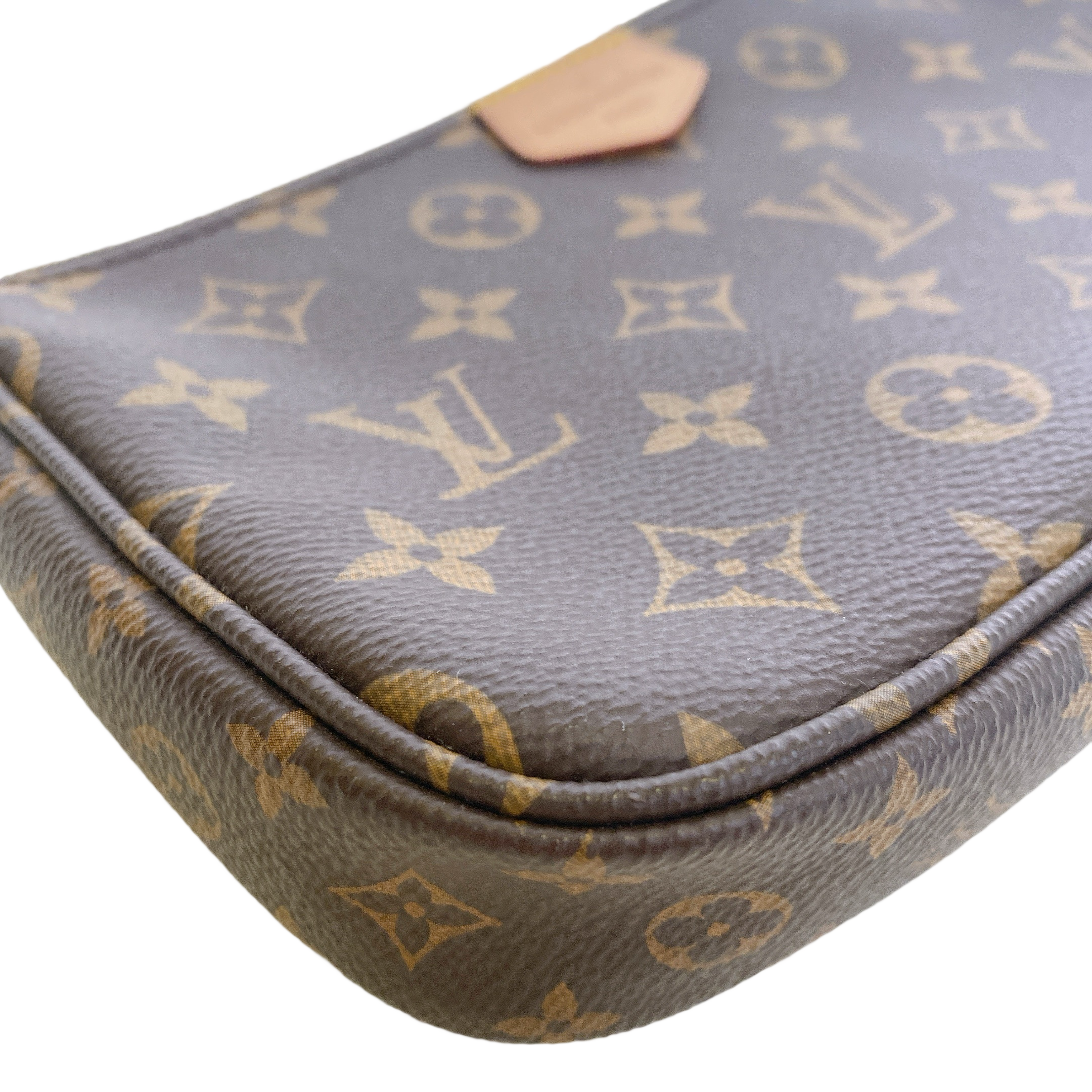 LV MULTI POCHETTE IN PINK