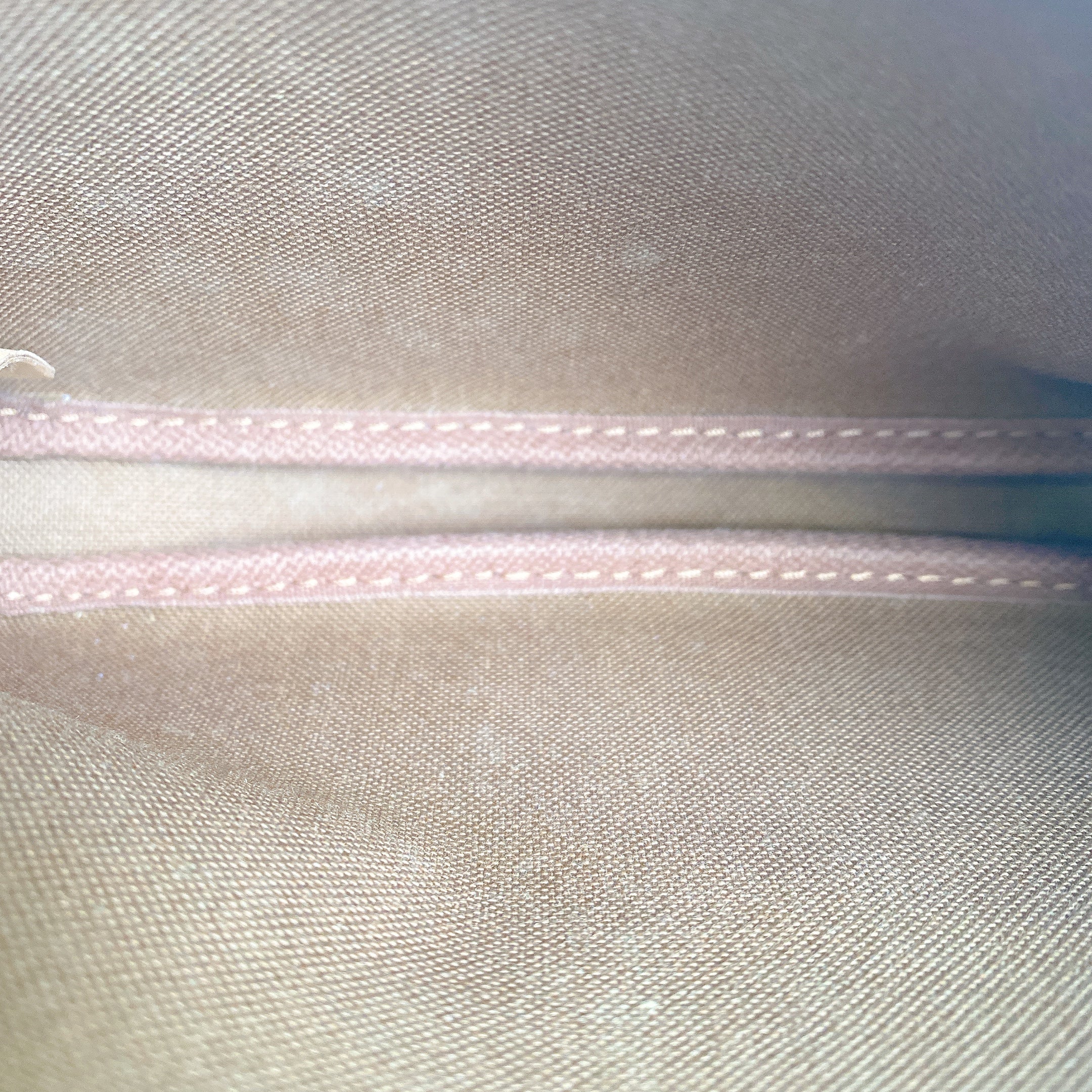 LV MULTI POCHETTE IN PINK