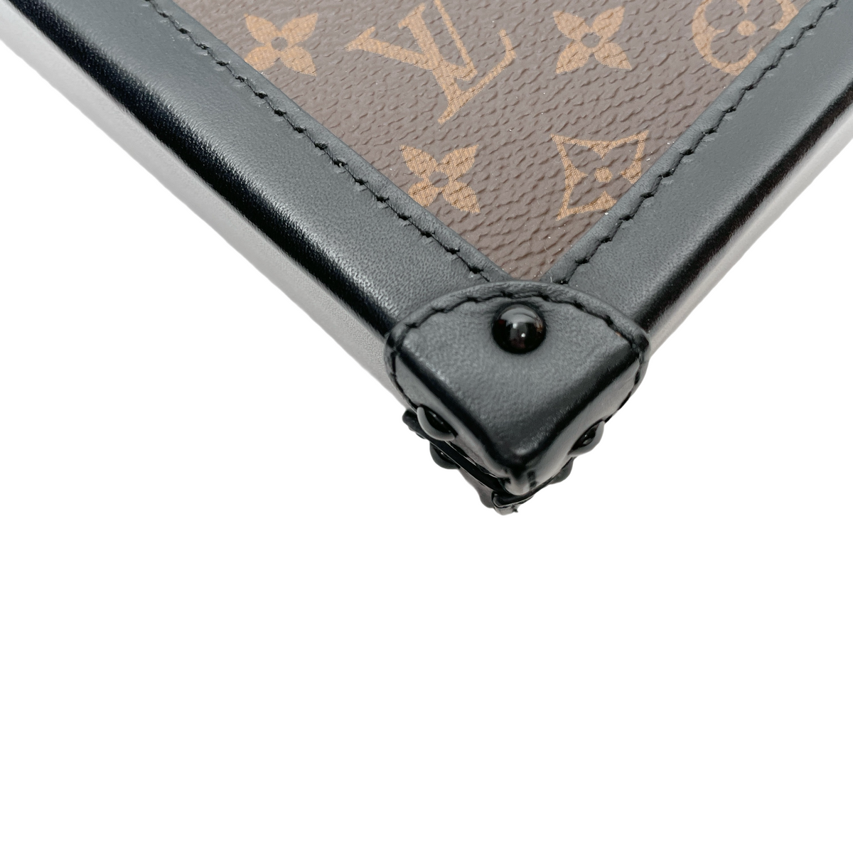 LV POCHETTE TRUNK VERTICALE BOX