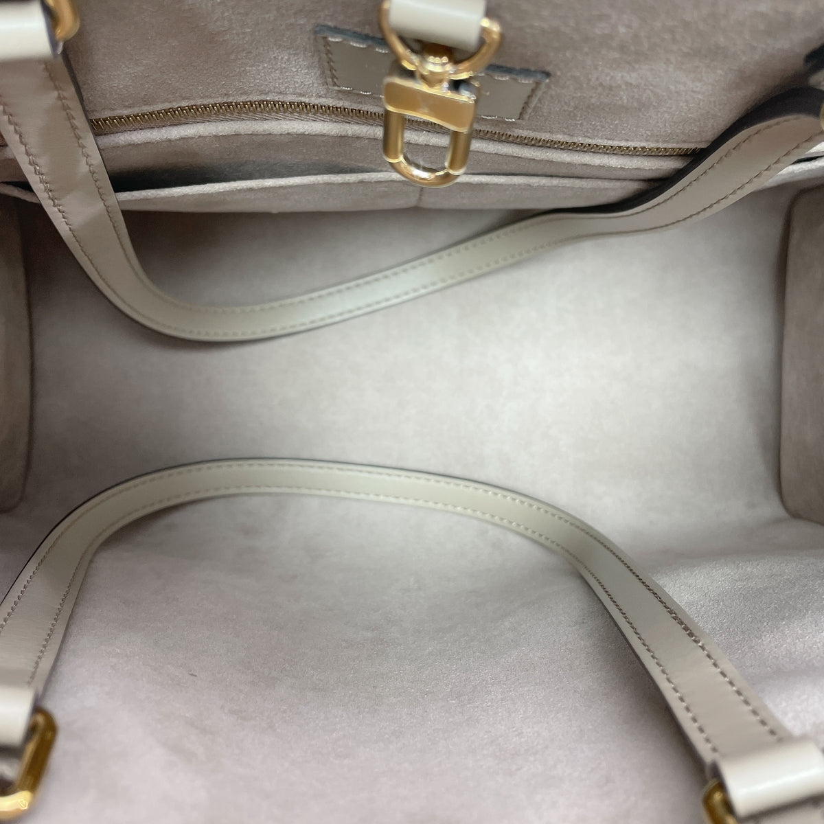 LV ONTHEGO MM GREY