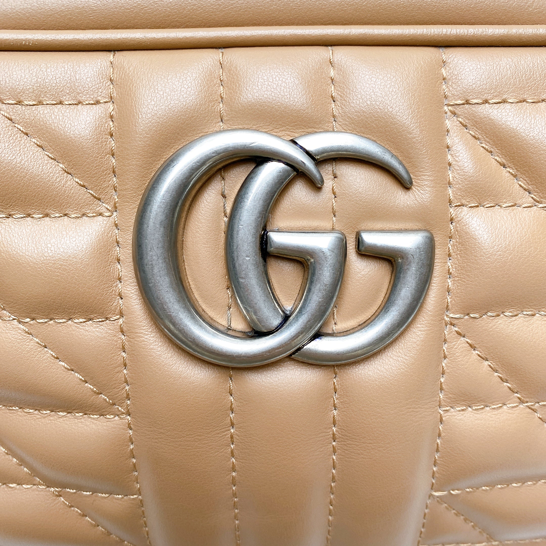 GUCCI MARMONT CAMERA BAG