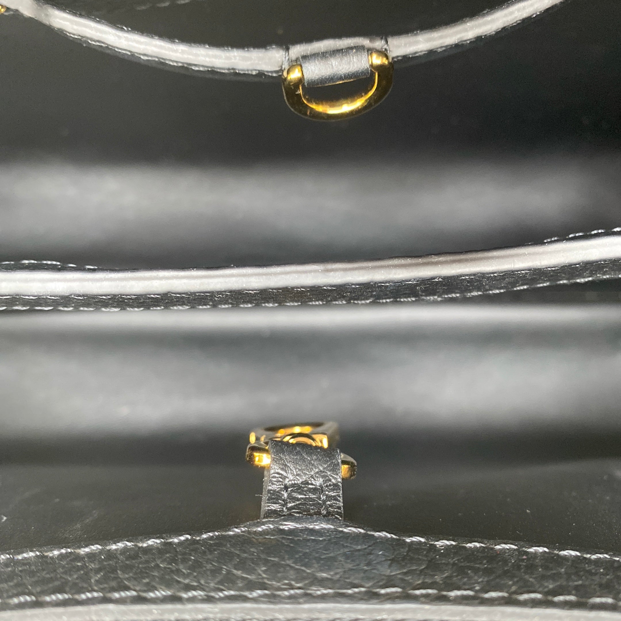 LV CAPUCINES MM