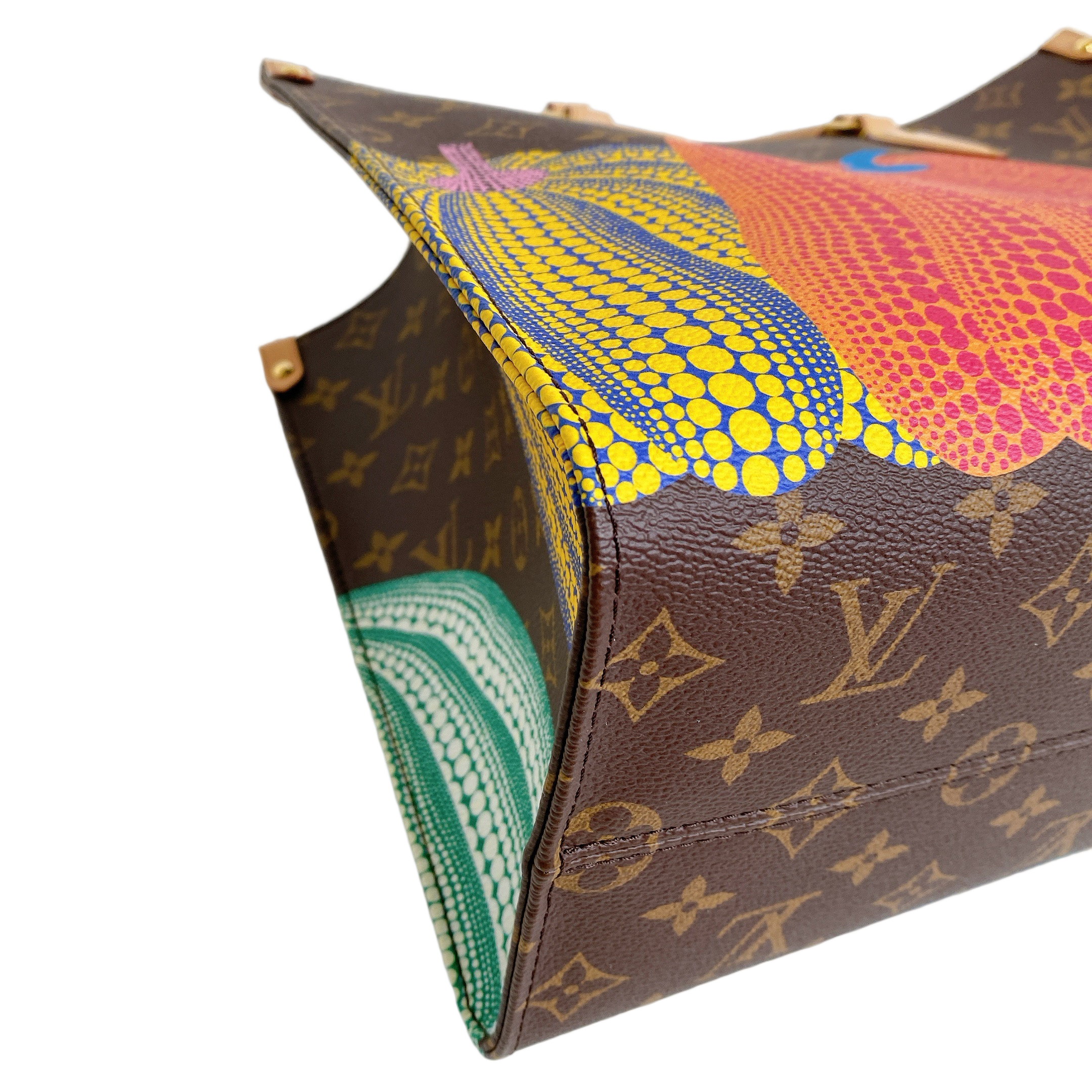 LV ONTHEGO MM (YAYOI KUSAMA)