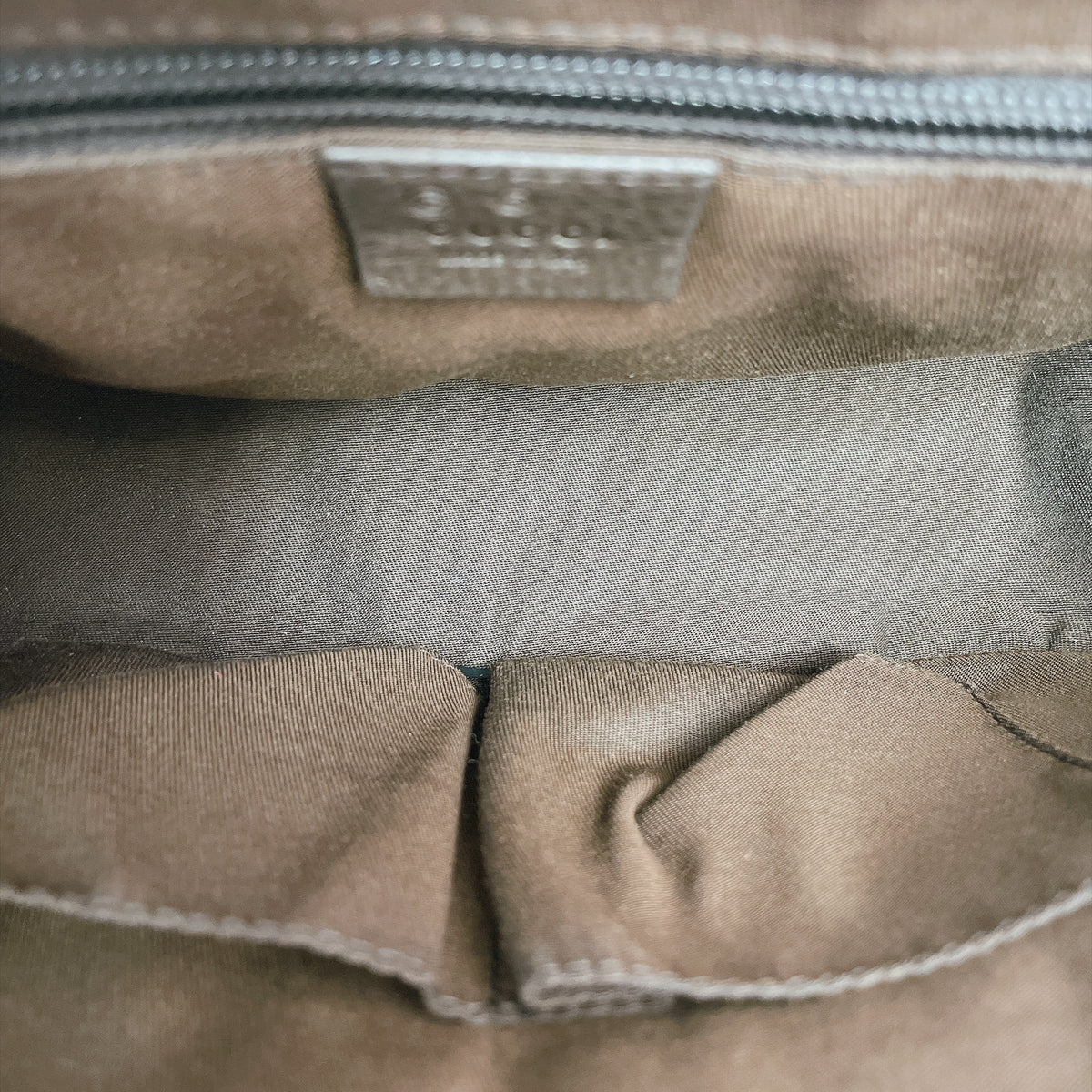 GUCCI GG CANVAS MESSENGER