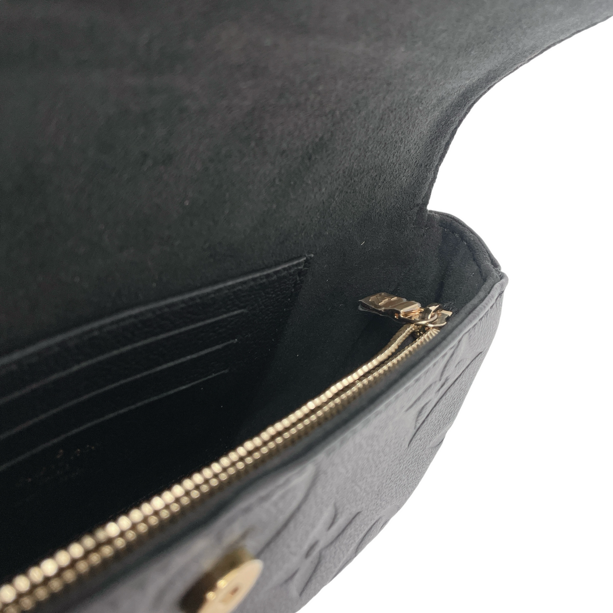 LV IVY WALLET ON CHAIN