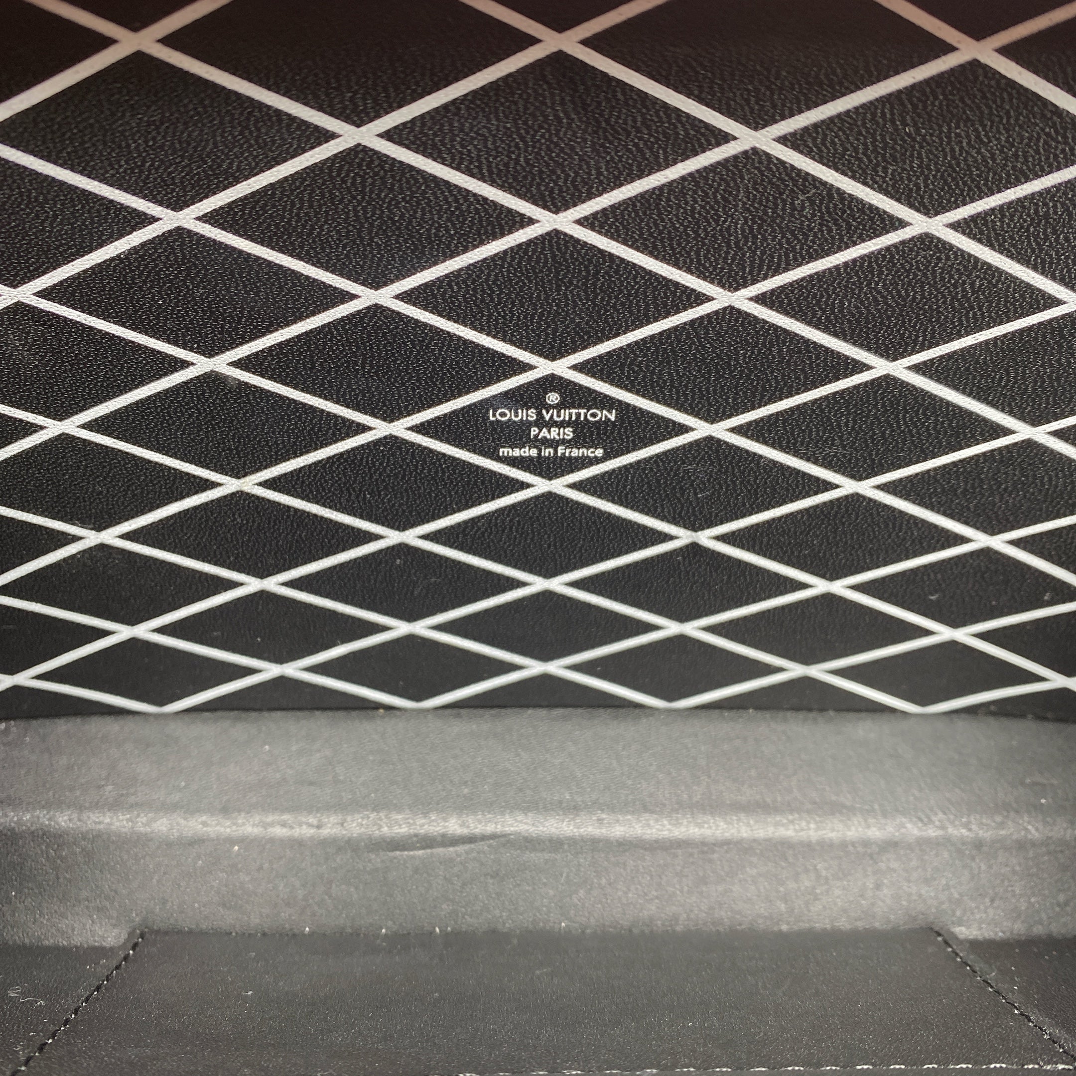 LV PETITE MALLE