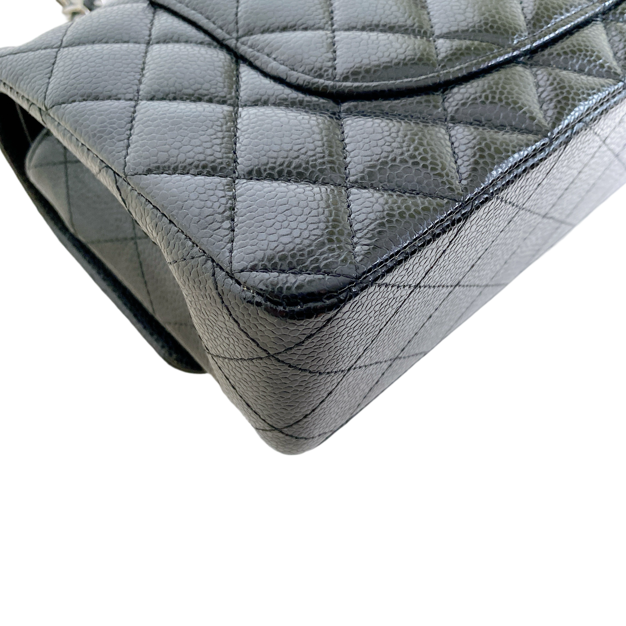 CHANEL MEDIUM CLASSIC FLAP IN CAVIAR