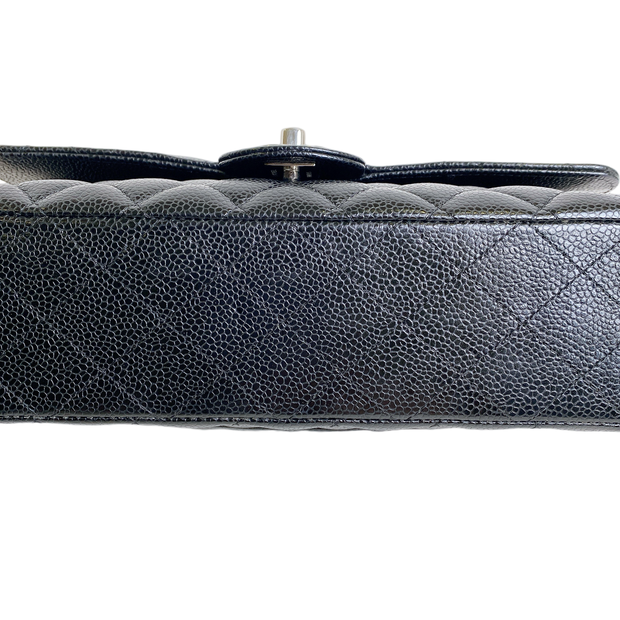 CHANEL MEDIUM CLASSIC FLAP IN CAVIAR