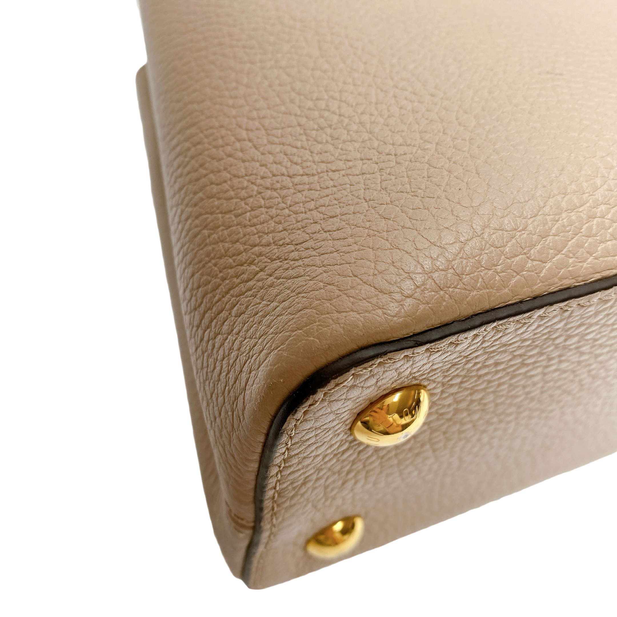 LV CAPUCINES MM