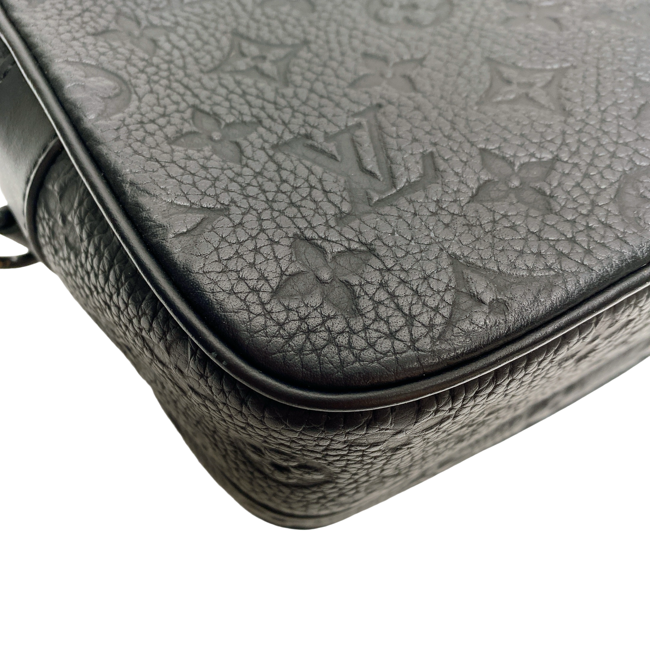 LV S LOCK MESSENGER