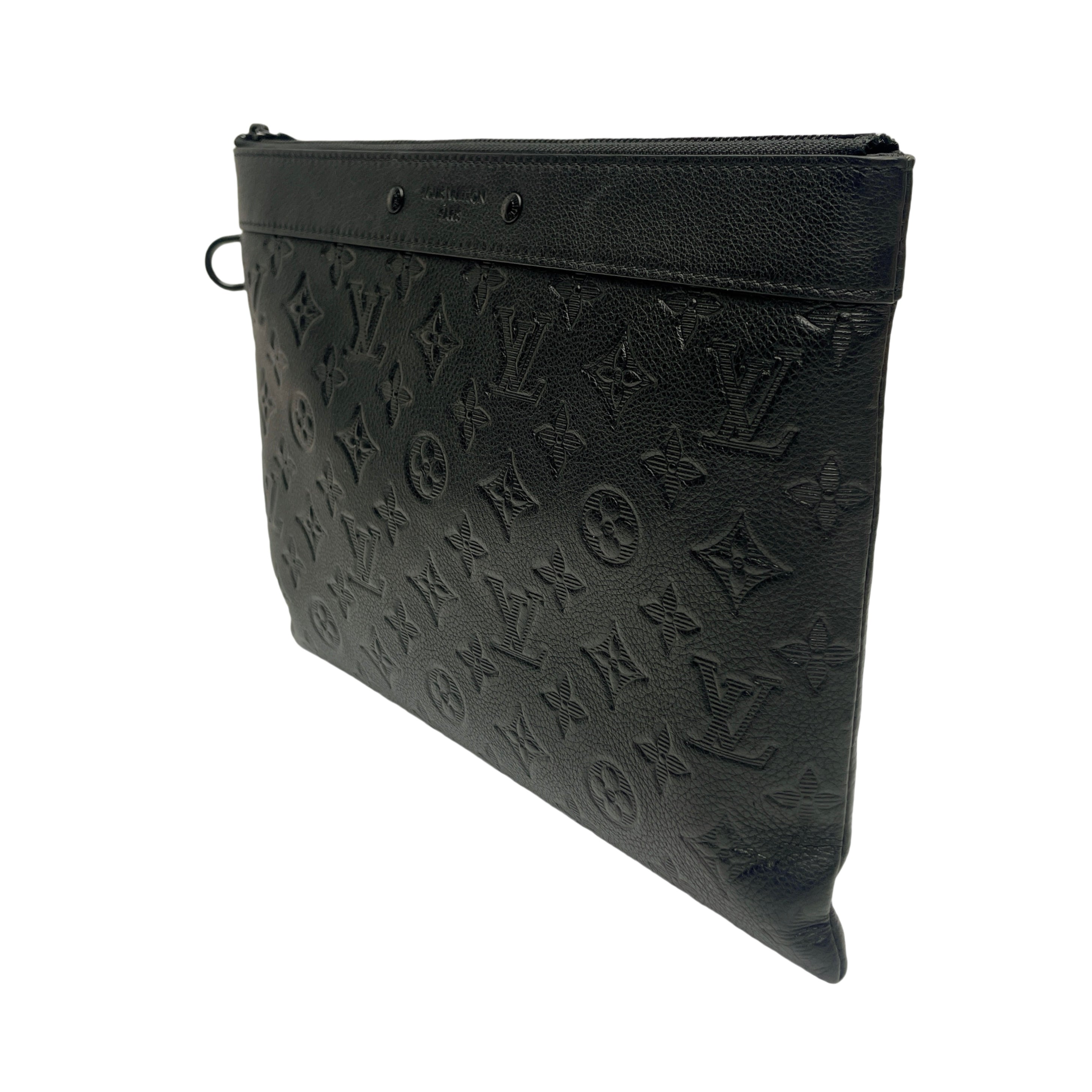 LV POCHETTE TO GO