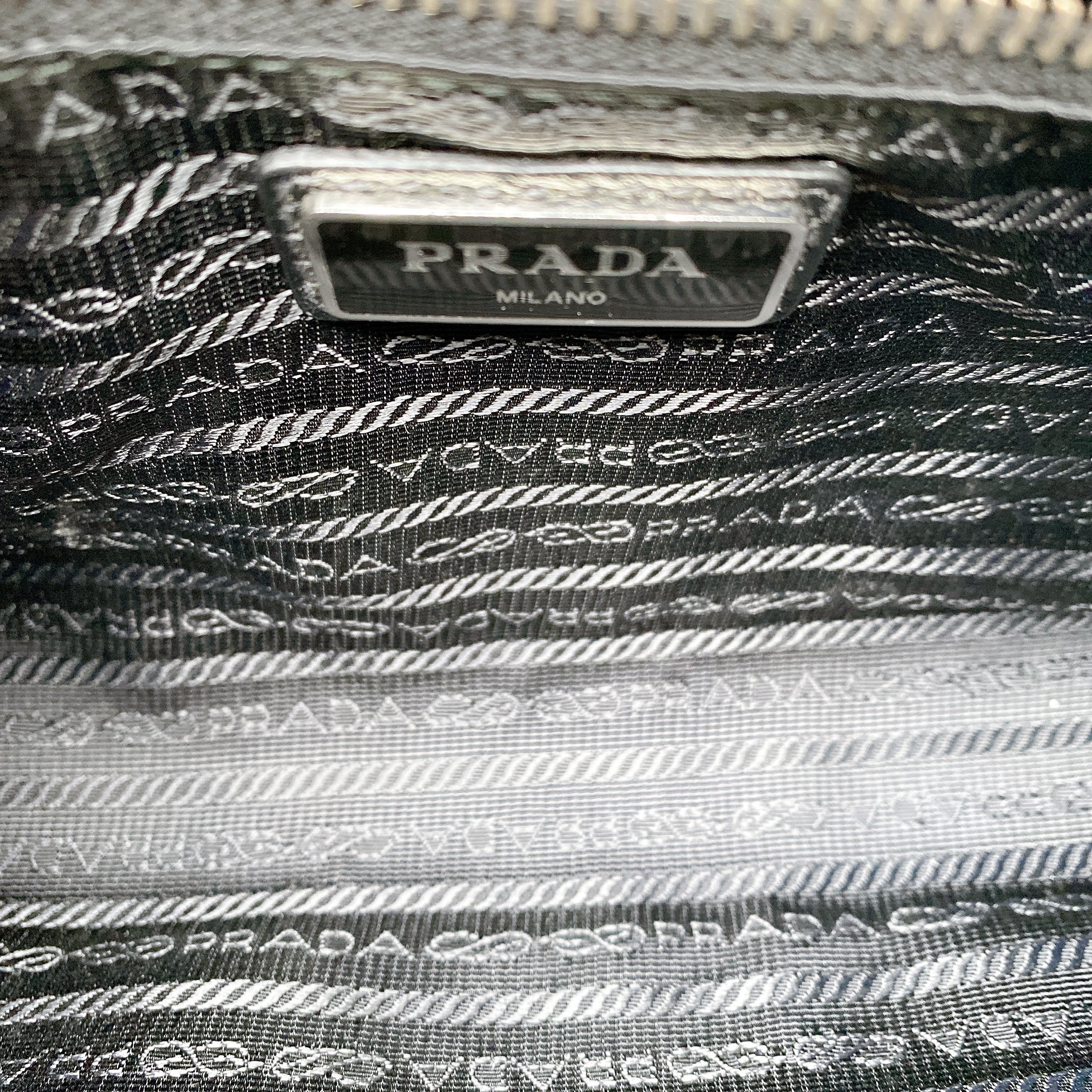 PRADA BUMBAG