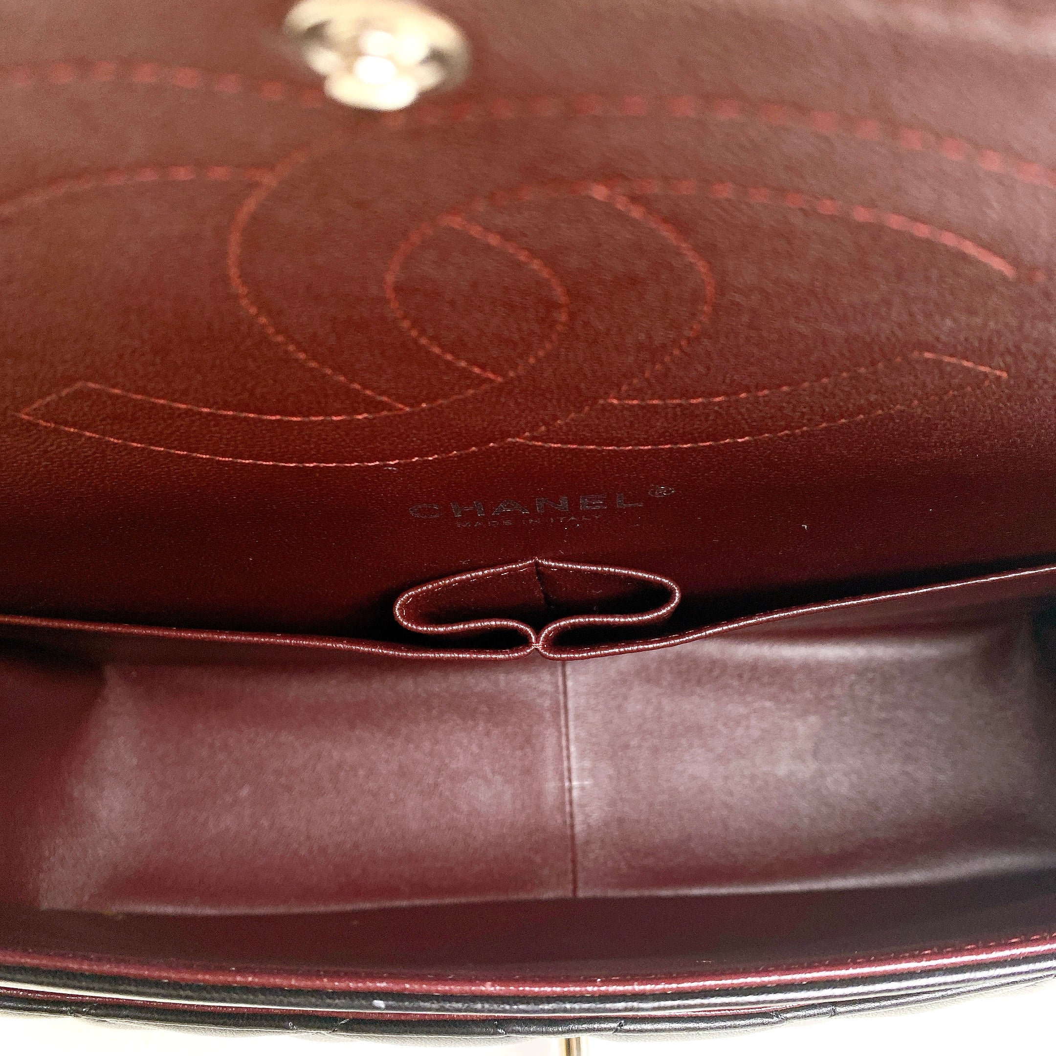 CHANEL CLASSIC FLAP JUMBO