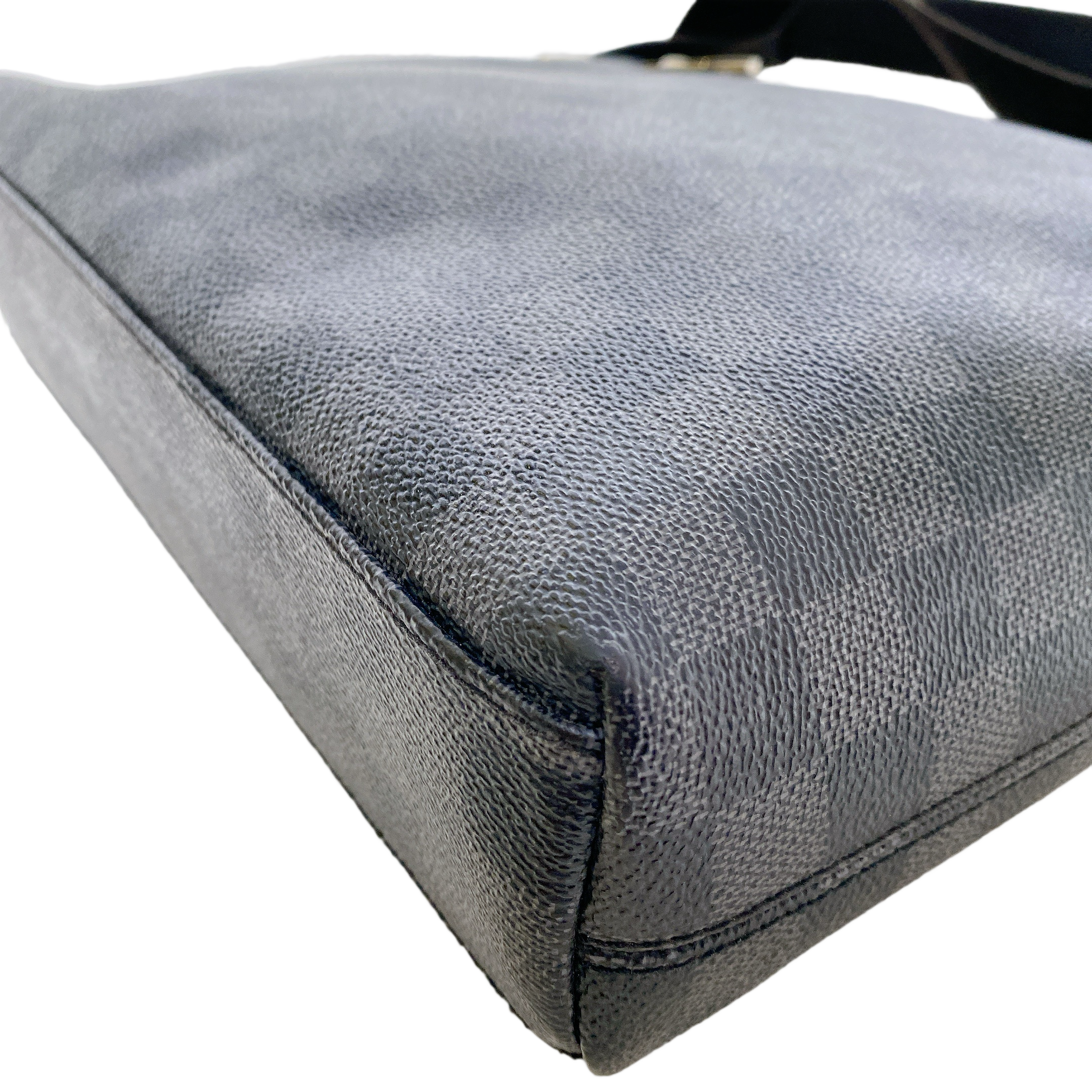 LV MICK SLING BAG