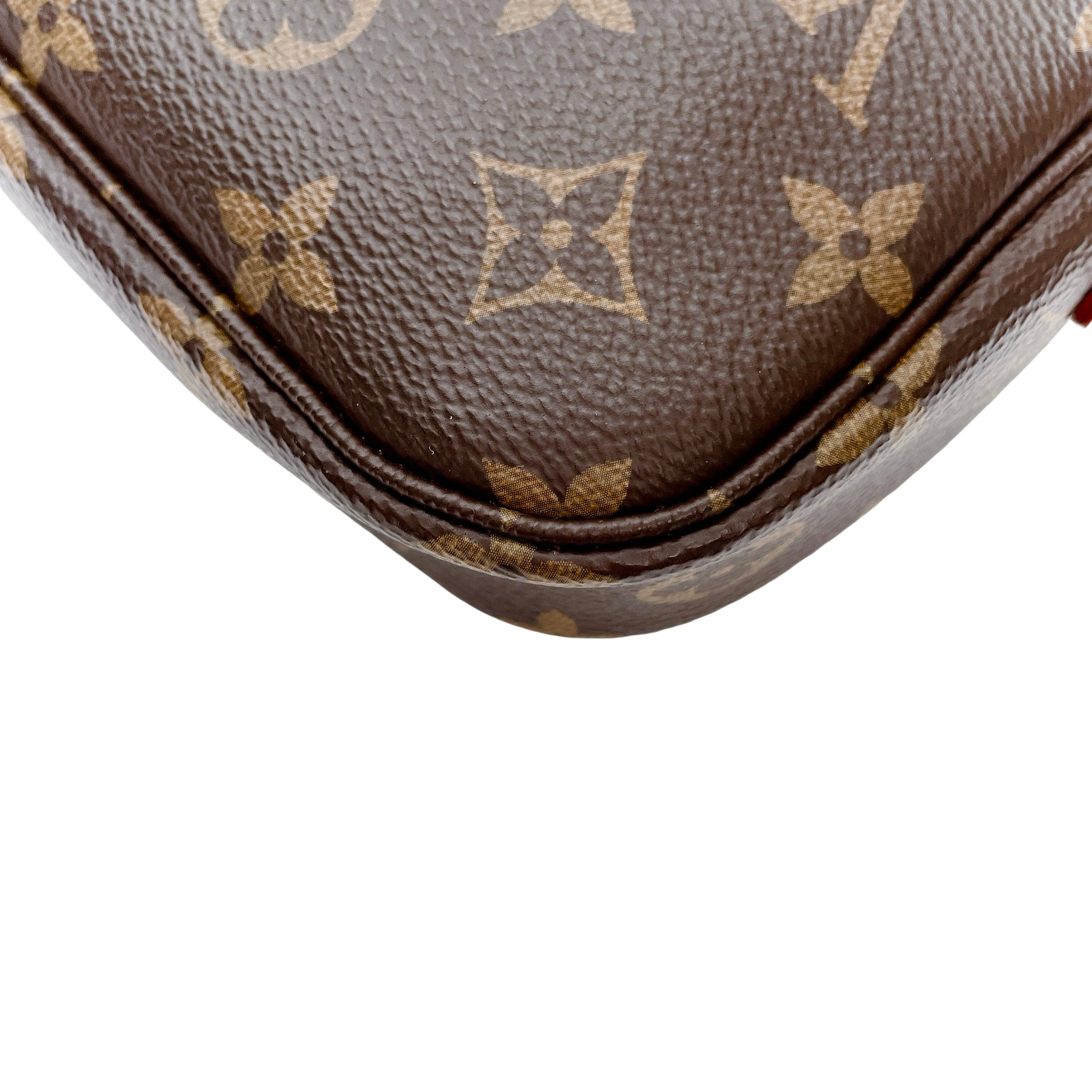 LV IVY WALLET ON CHAIN