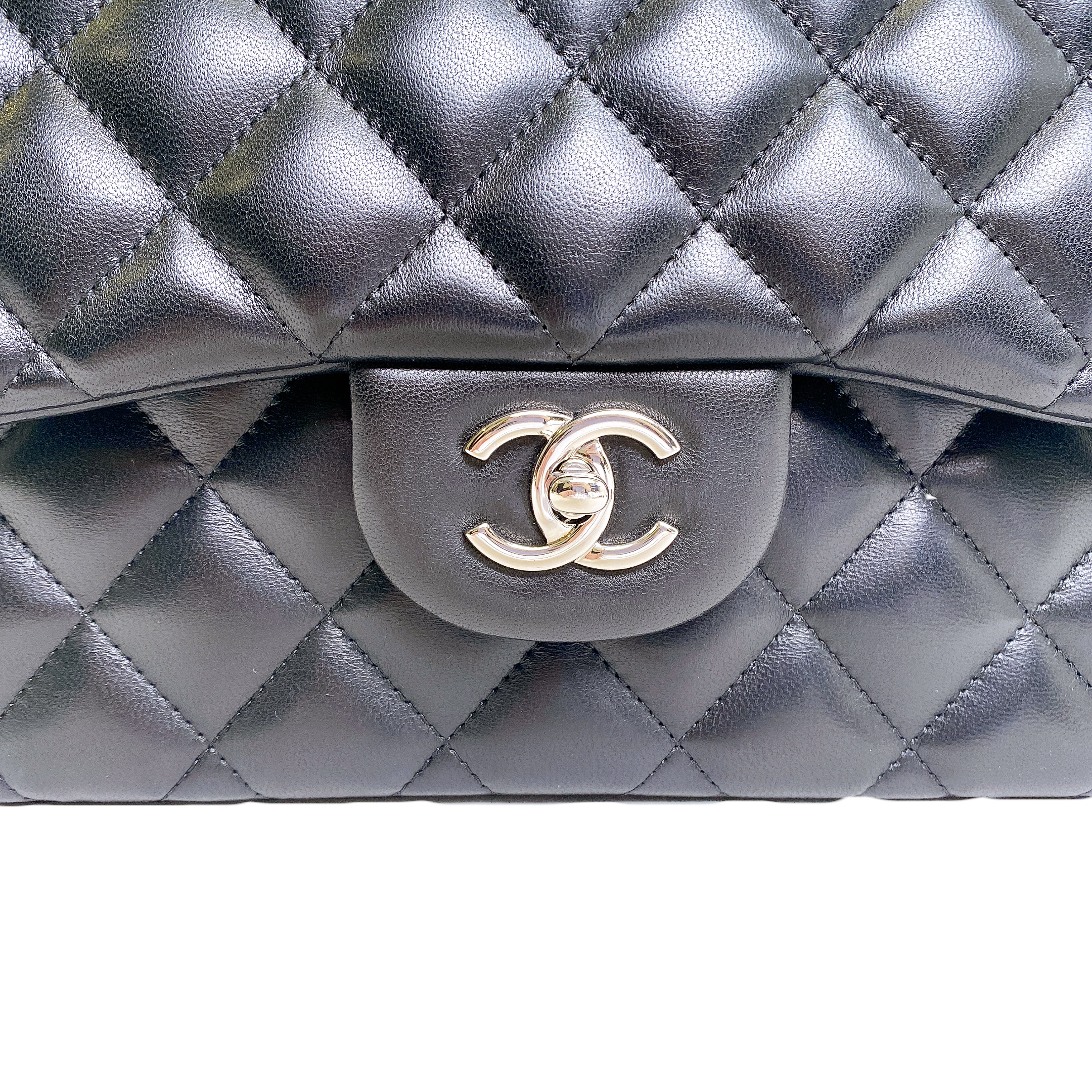 CHANEL CLASSIC FLAP JUMBO
