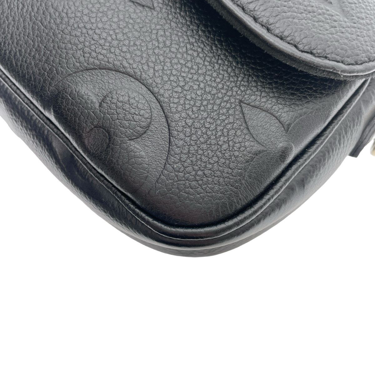 LV IVY WALLET ON CHAIN