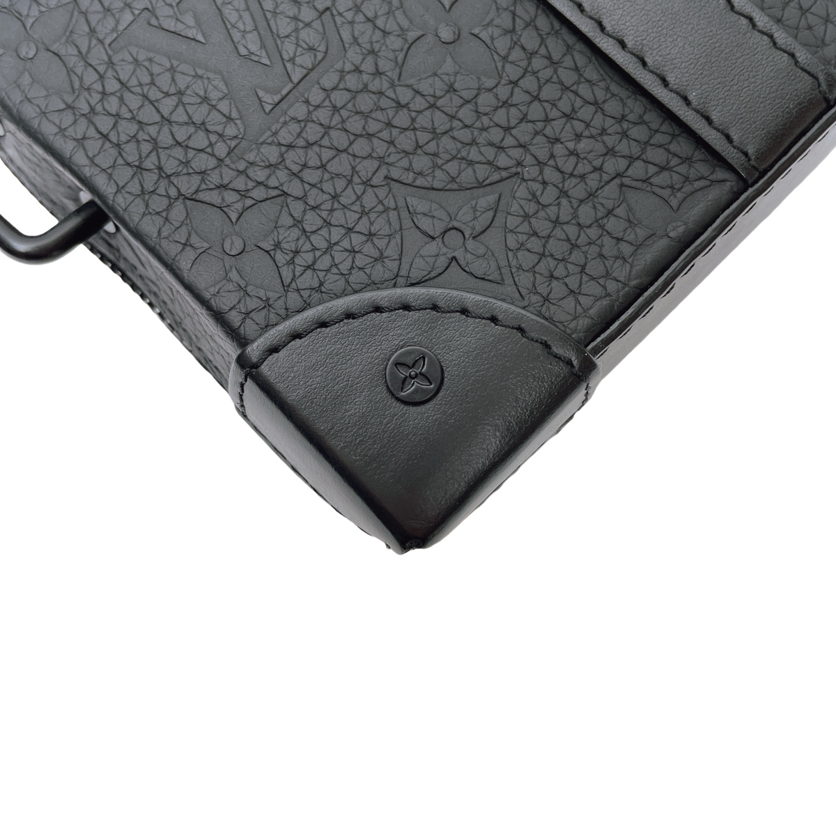 LV HANDLE SOFT TRUNK