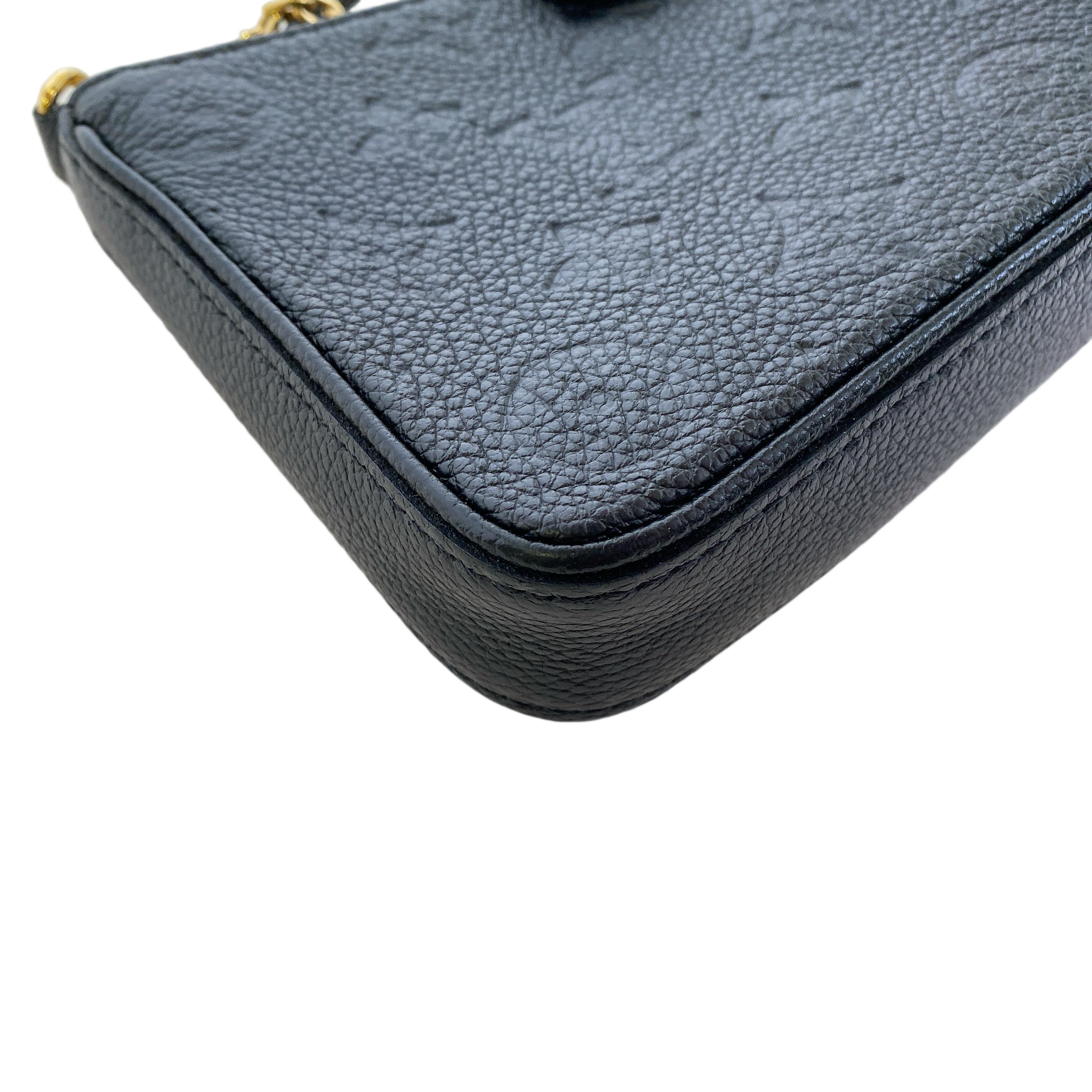 LV EASY POUCH ON STRAP