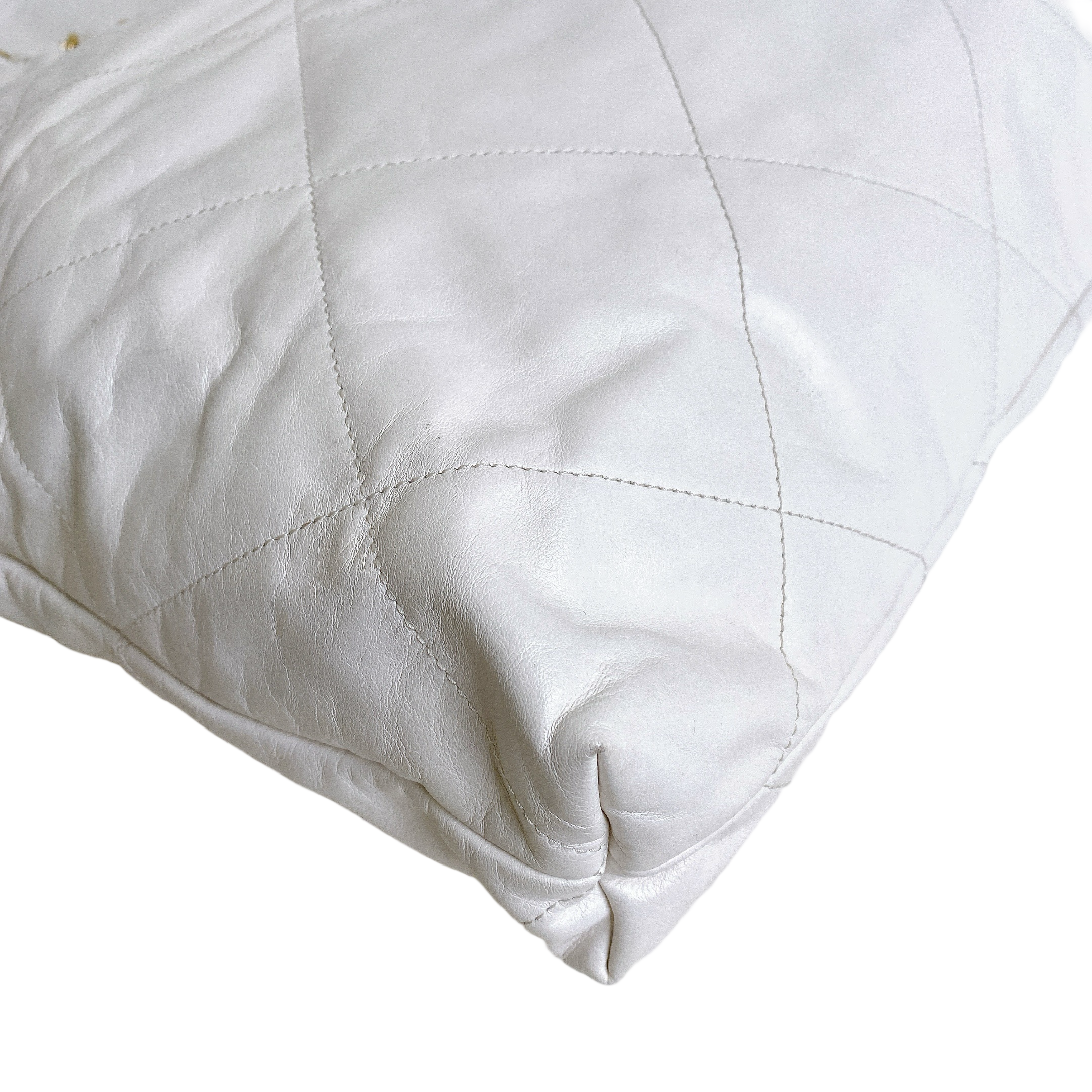 CHANEL 22 LARGE WHITE