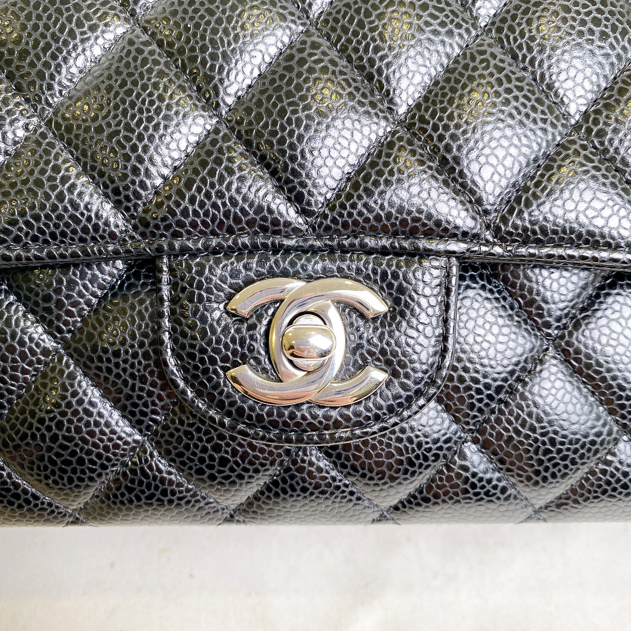 CHANEL MEDIUM CLASSIC FLAP IN CAVIAR