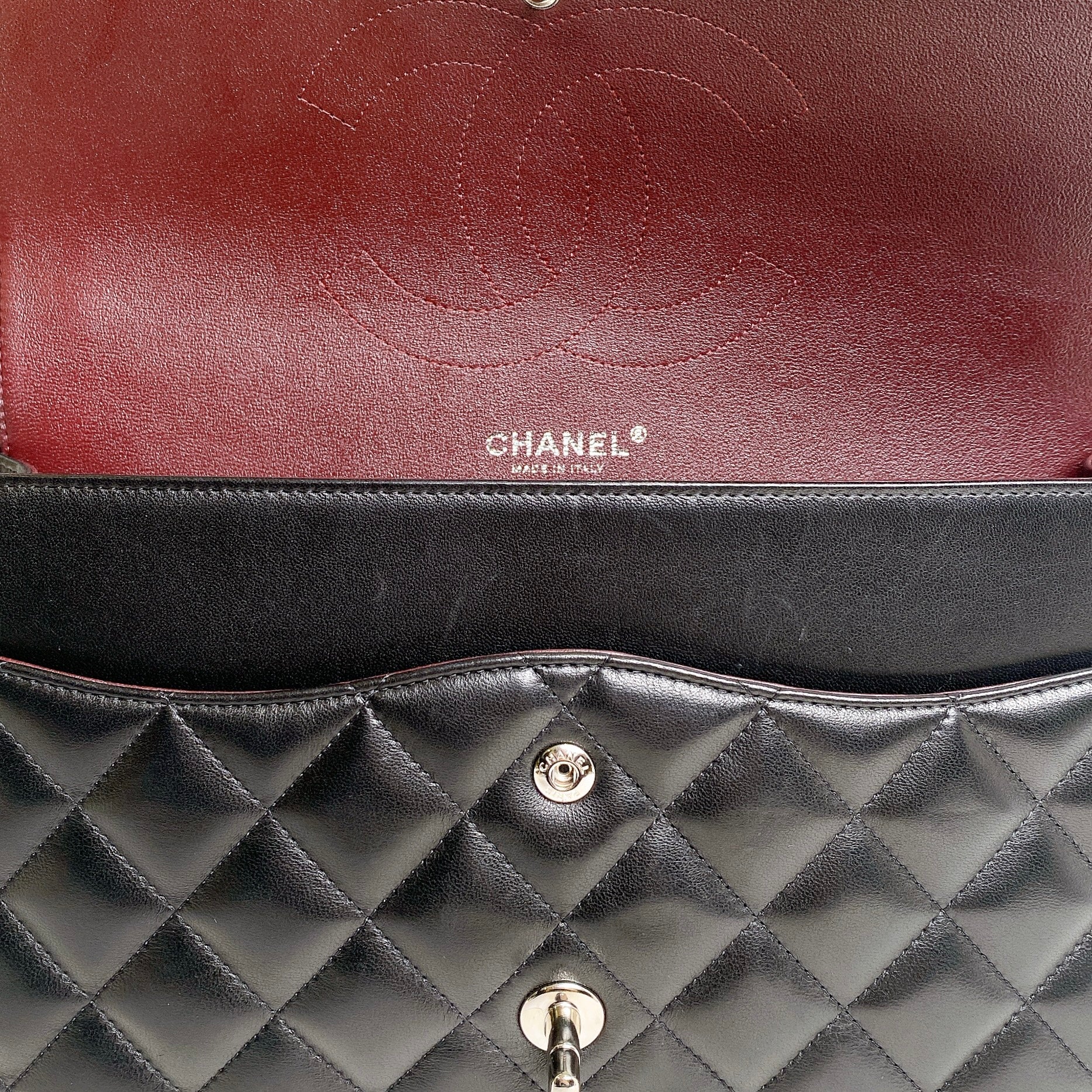CHANEL CLASSIC FLAP JUMBO