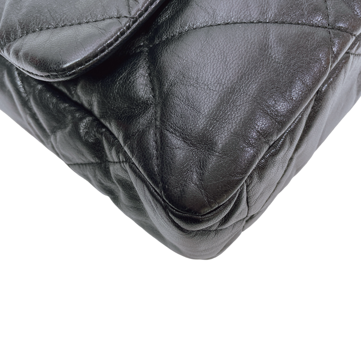 CHANEL 19 MEDIUM GHW