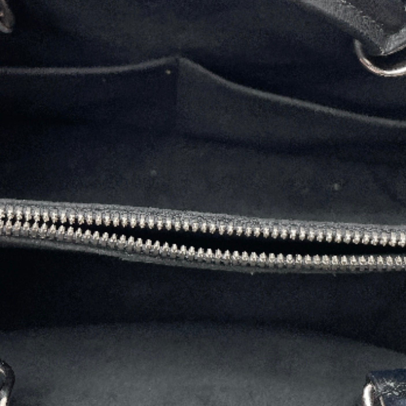 LV TRUNK MESSENGER PM