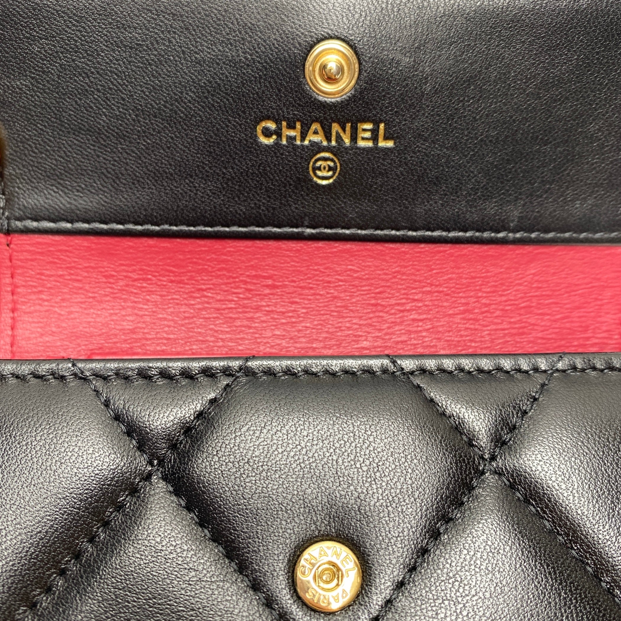 CHANEL 19 FLAP SHORT WALLET