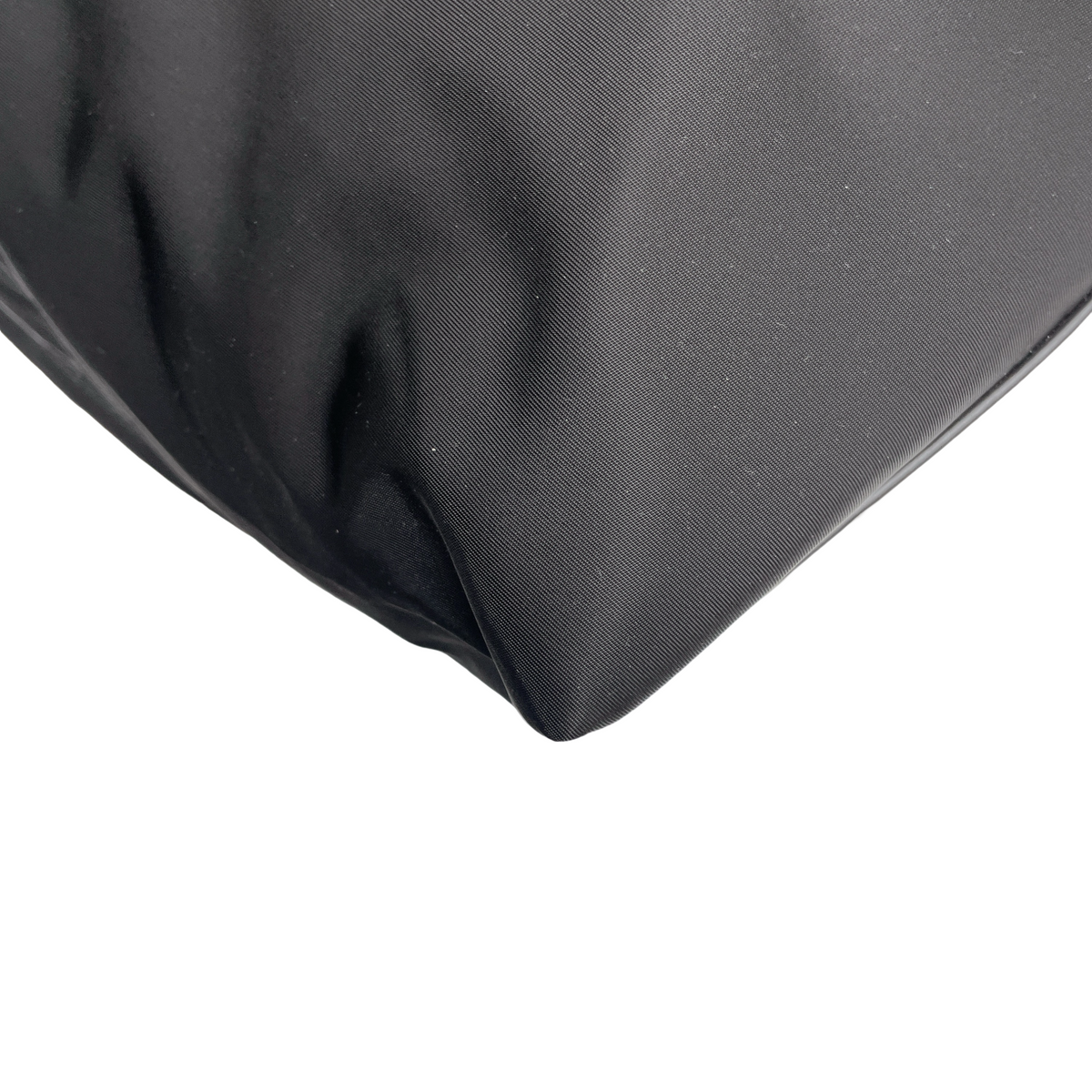 BURBERRY NYLON ZIP TOTE