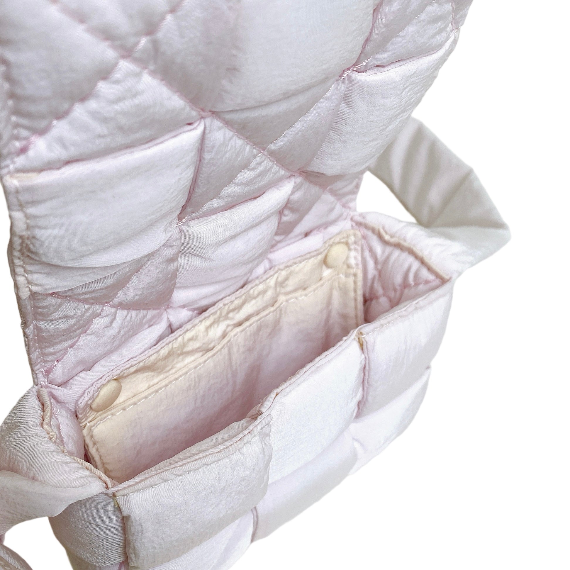 BOTTEGA VENETA CANDY PADDAD CASSETTE BAG