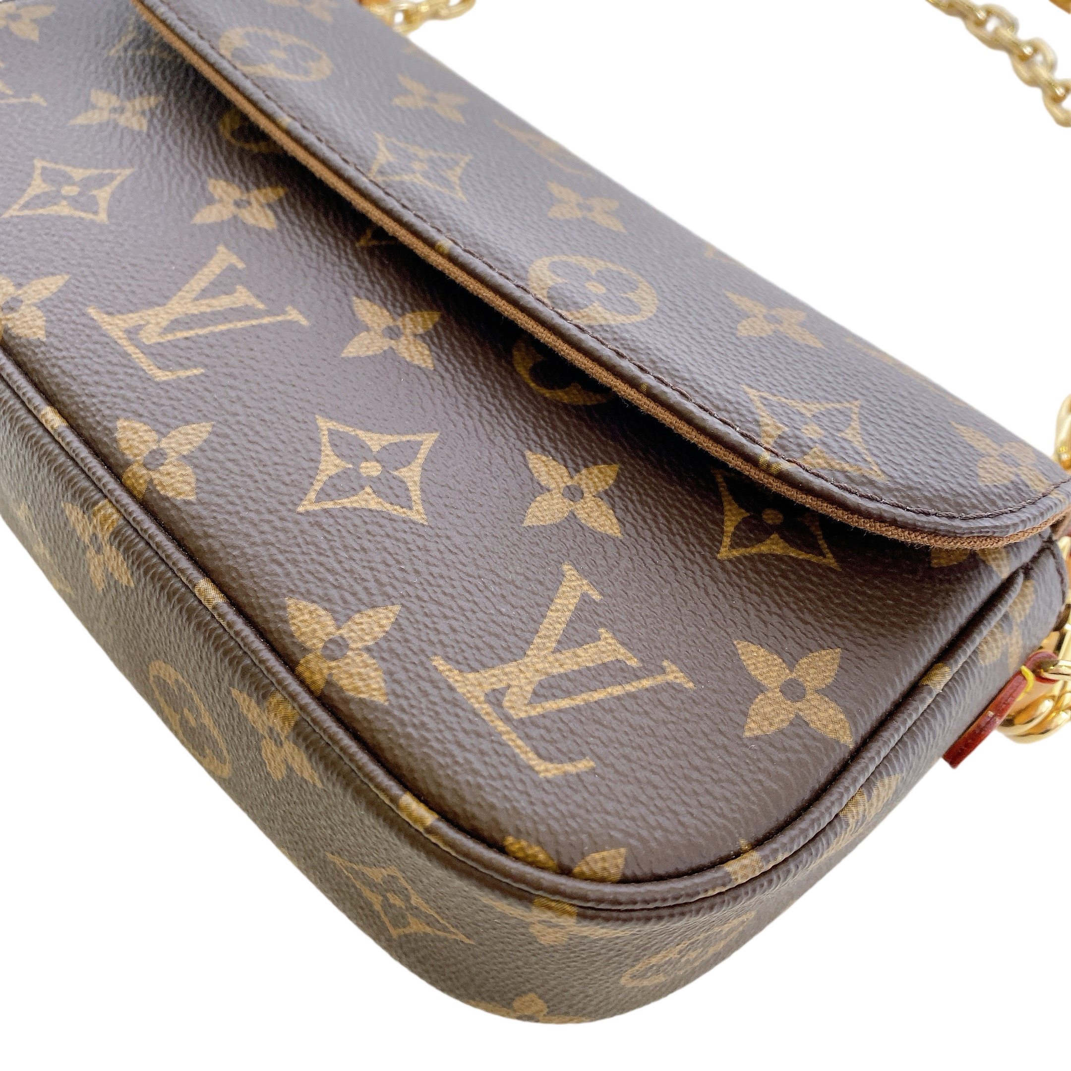 LV IVY WALLET ON CHAIN