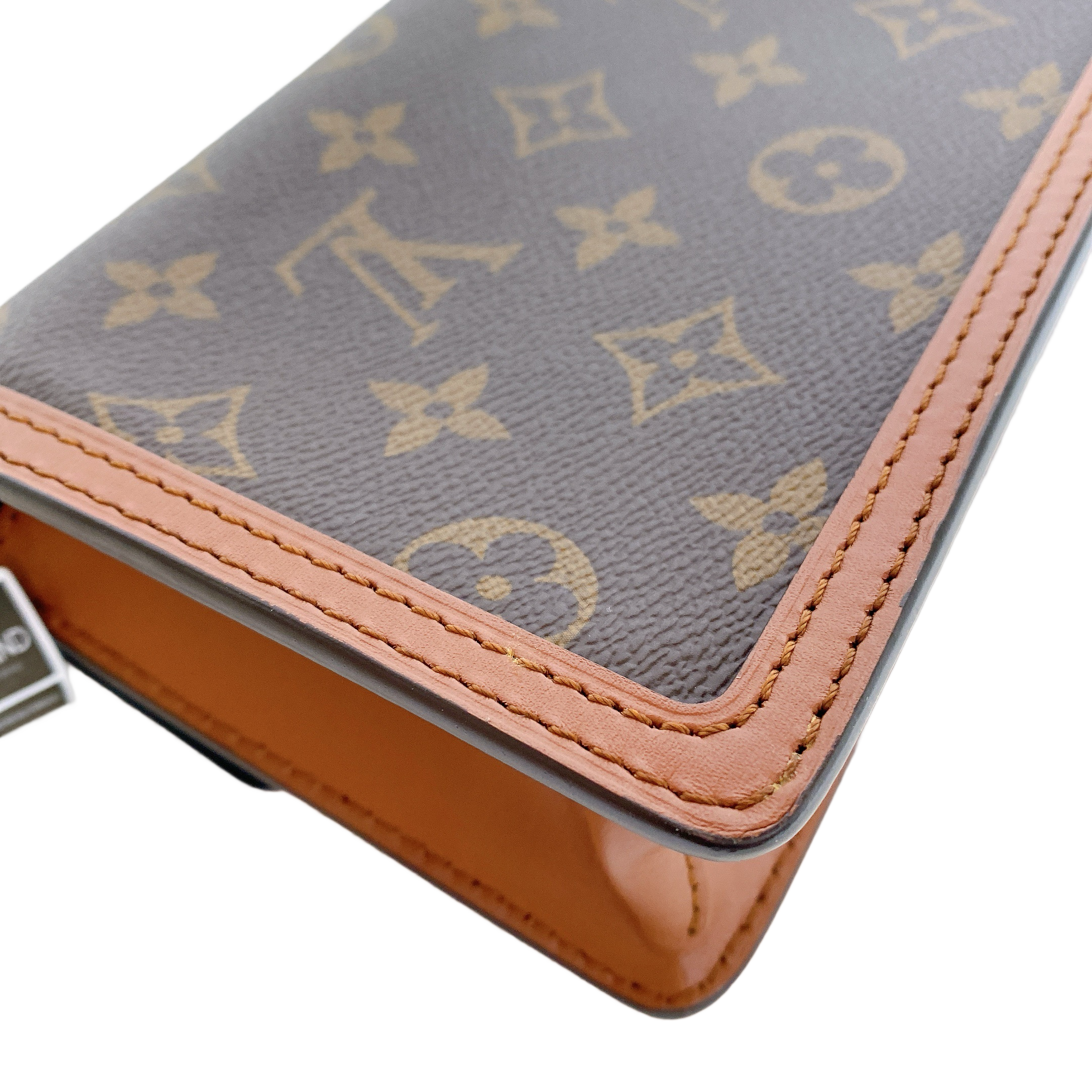 LV DAUPHINE CHAIN WALLET