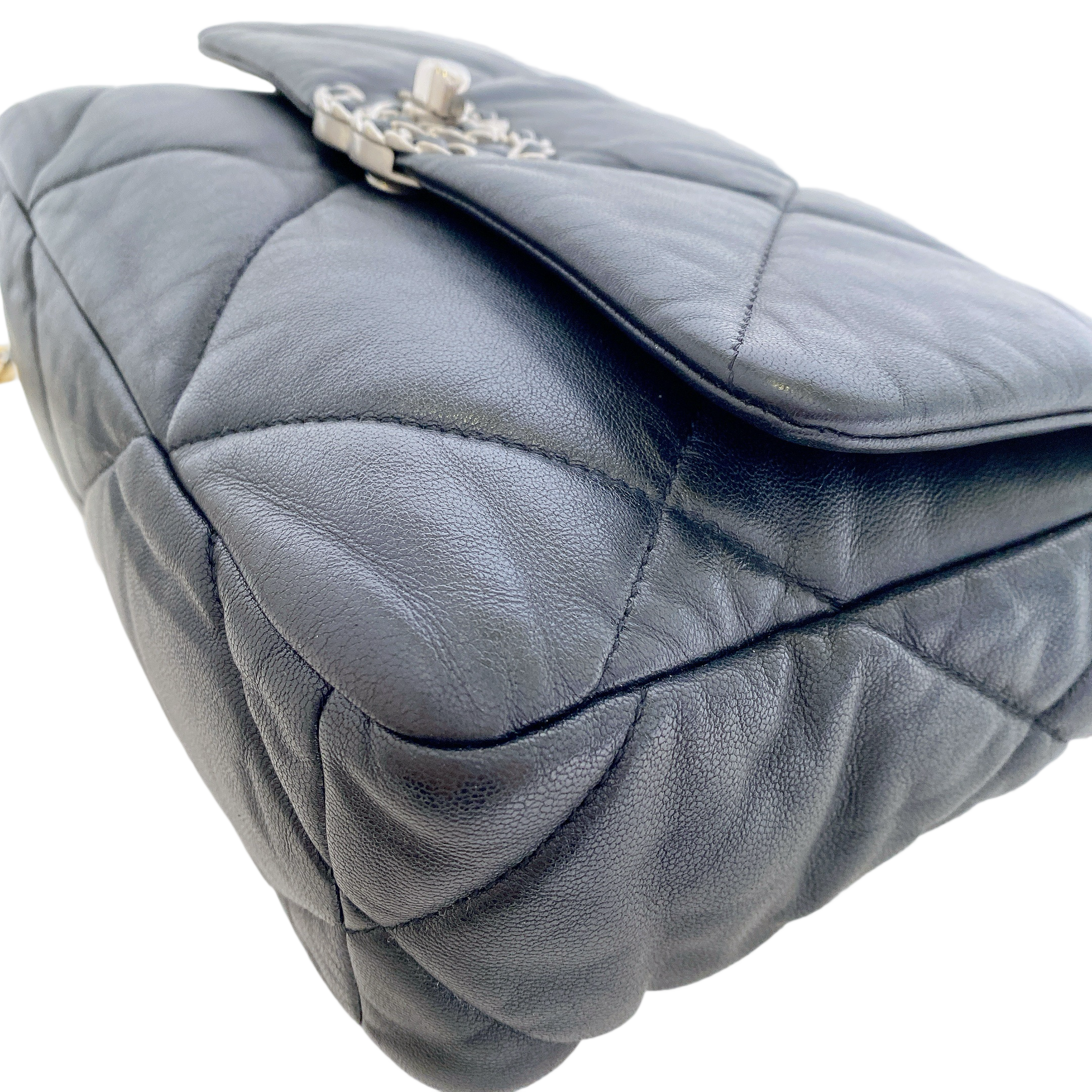 CHANEL 19 SMALL