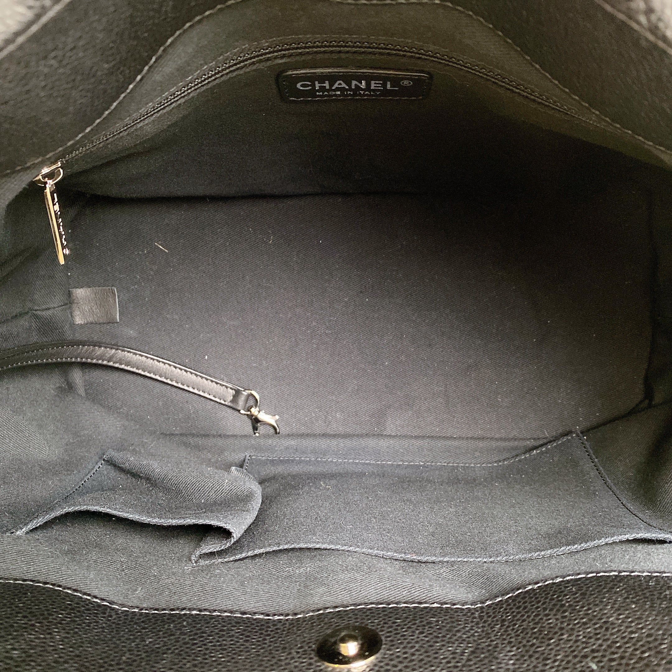 CHANEL SHOPPING TOTE