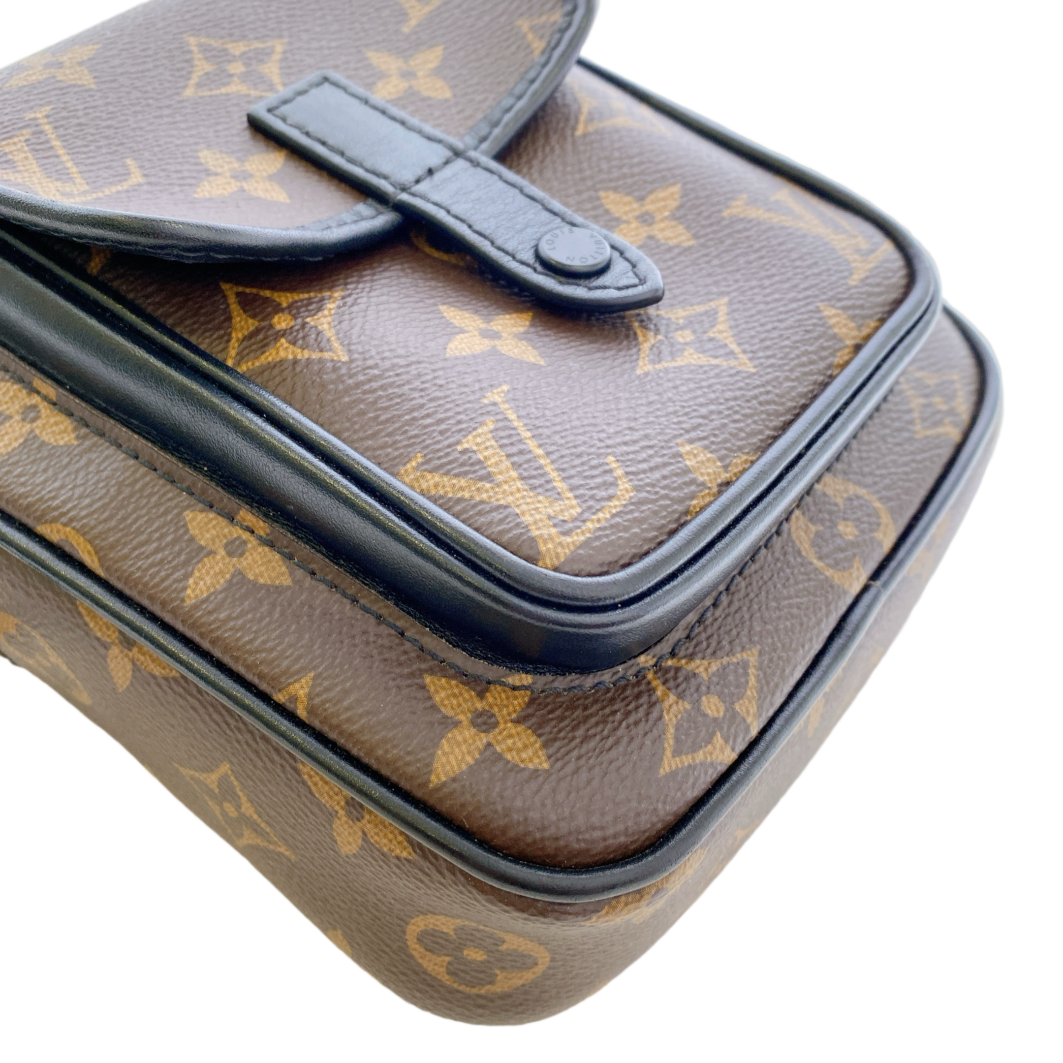 LV CHRISTOPHER WEARABLE