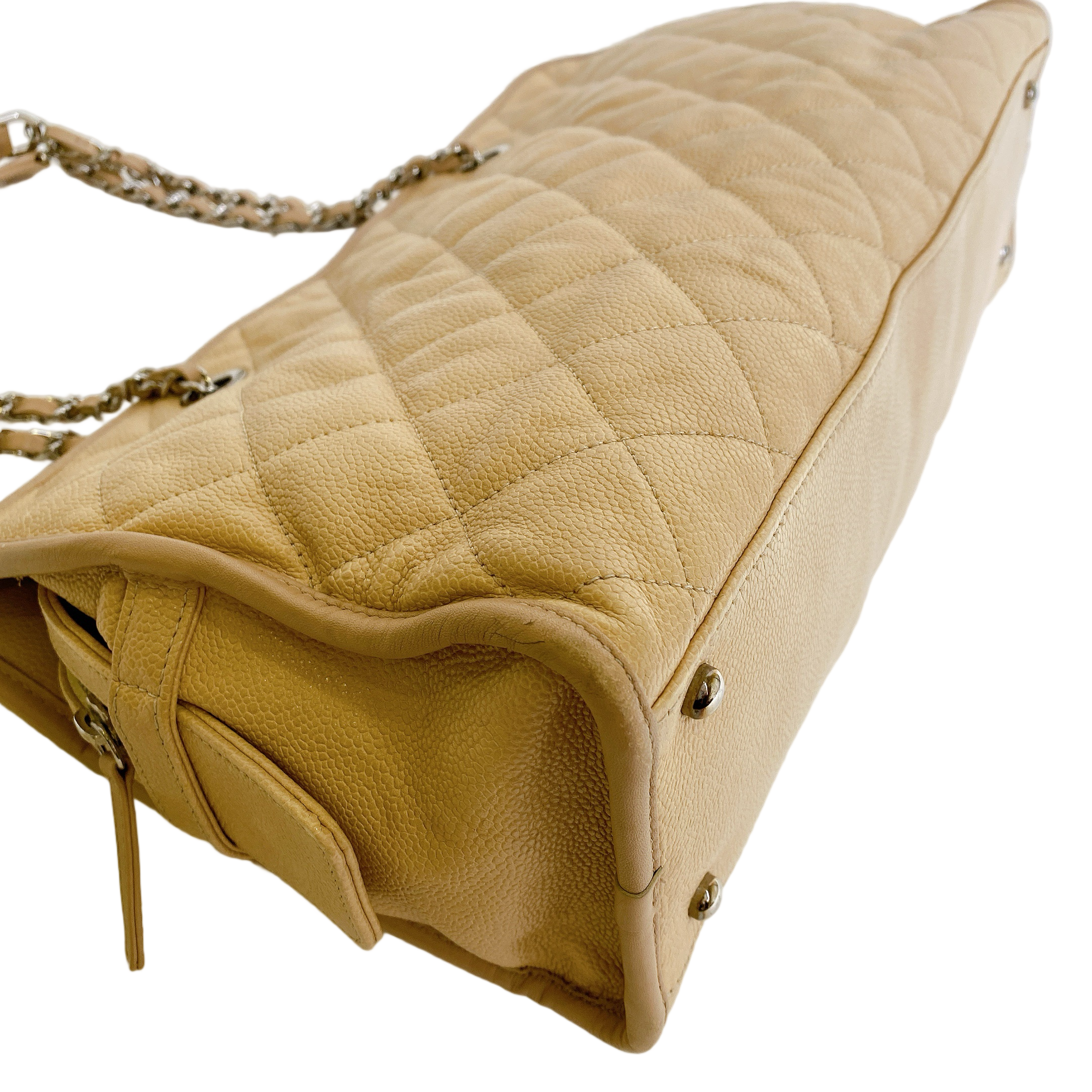 CHANEL TOTE IN BEIGE