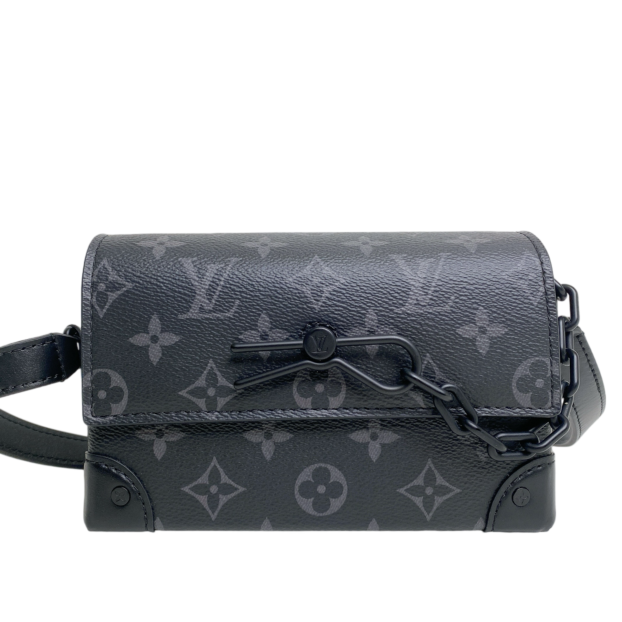 LV STEAMER WEARABLE WALLET IN BLACK