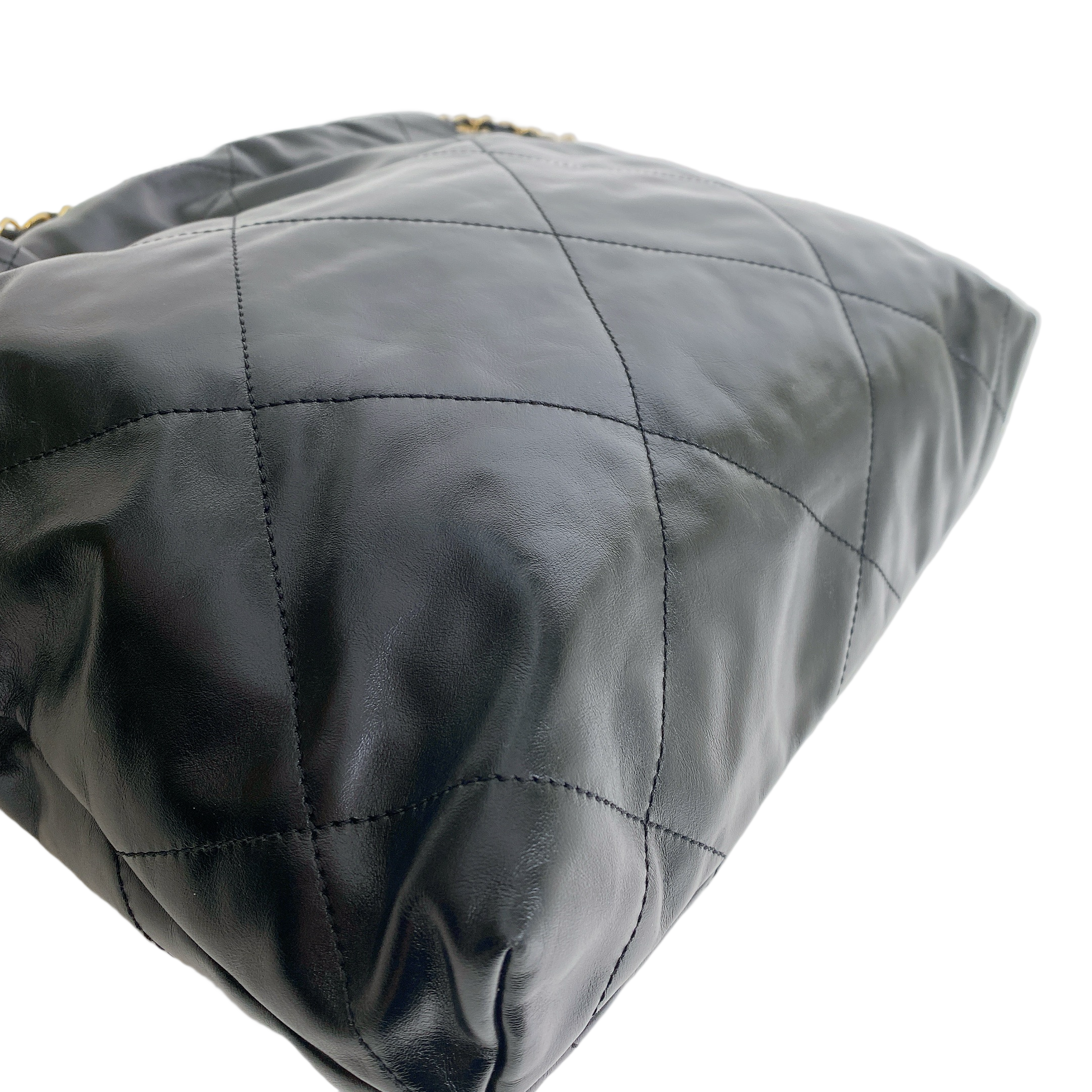 CHANEL 22 SMALL IN BLACK