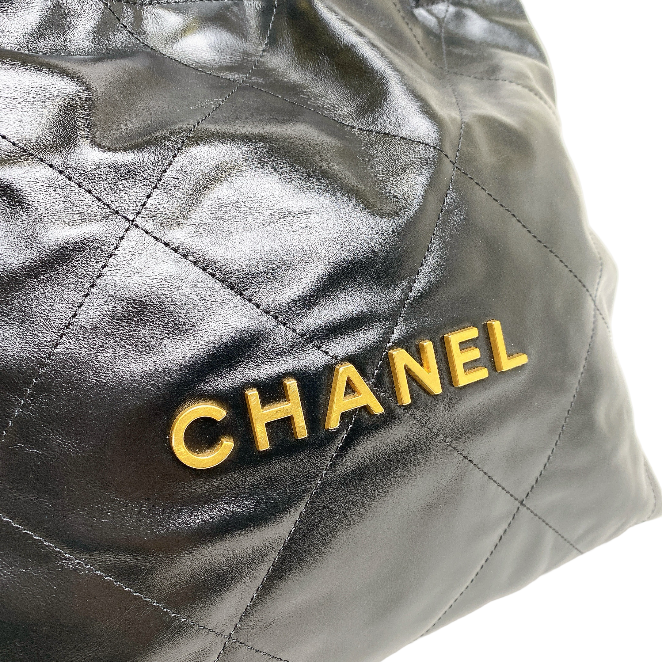 CHANEL 22 SMALL IN BLACK