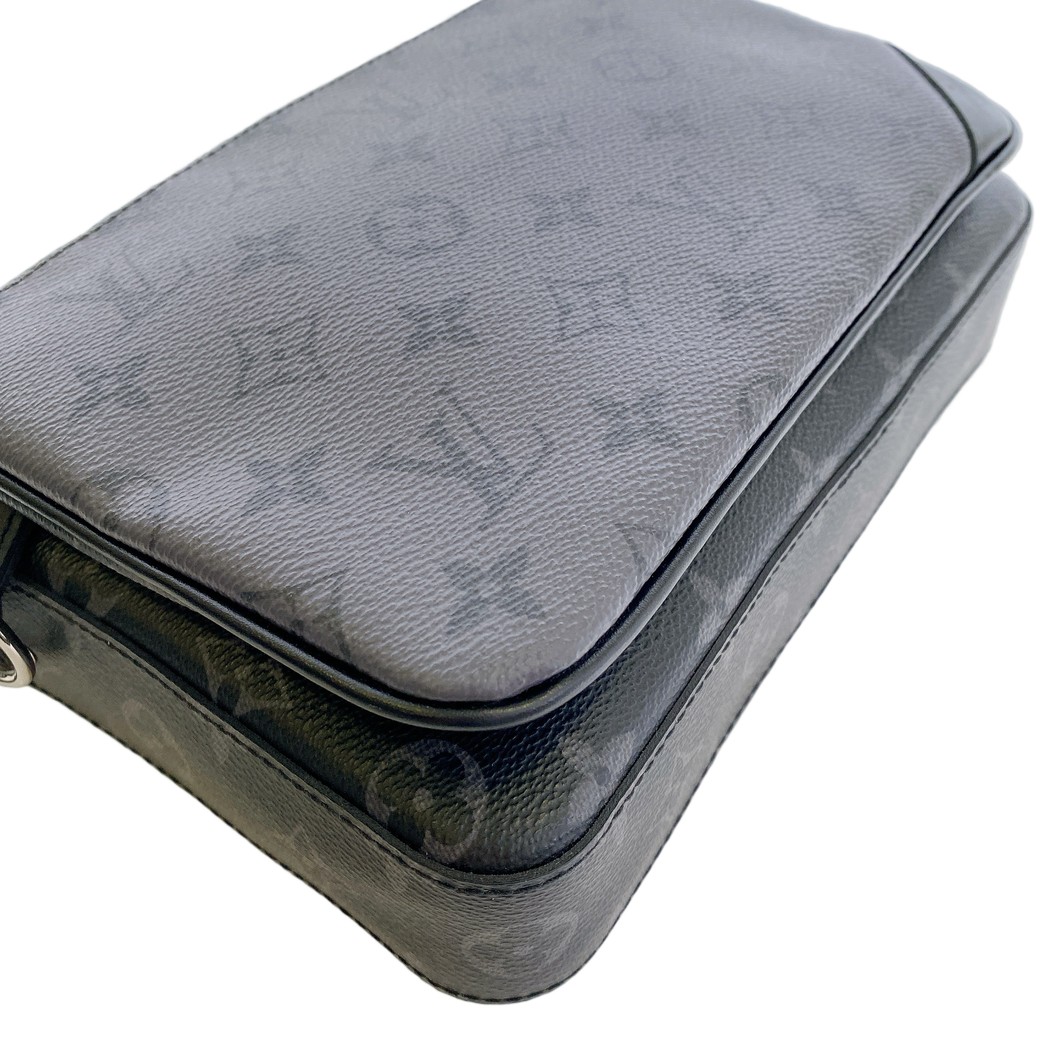 LV TRIO MESSENGER