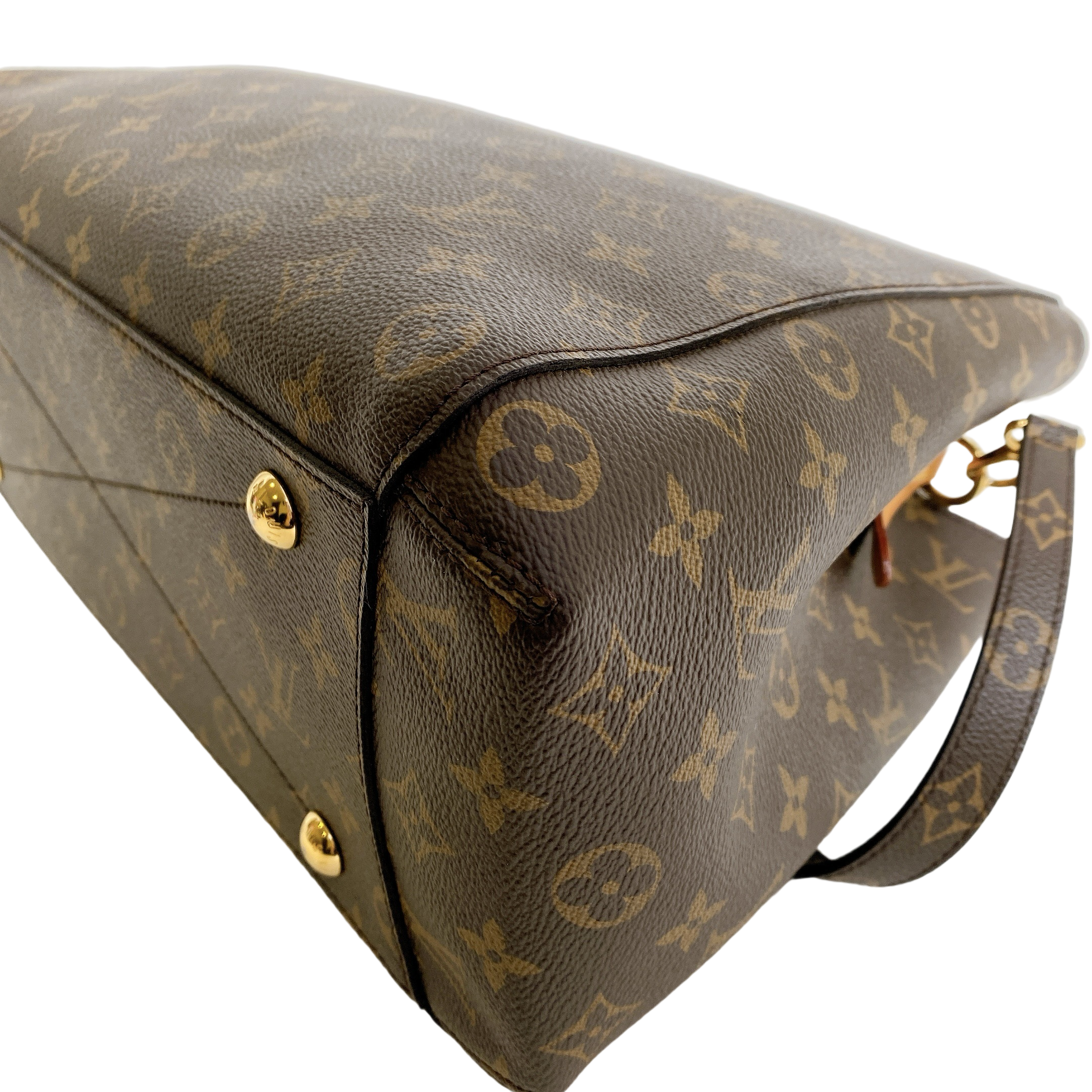 LV MONTAIGNE