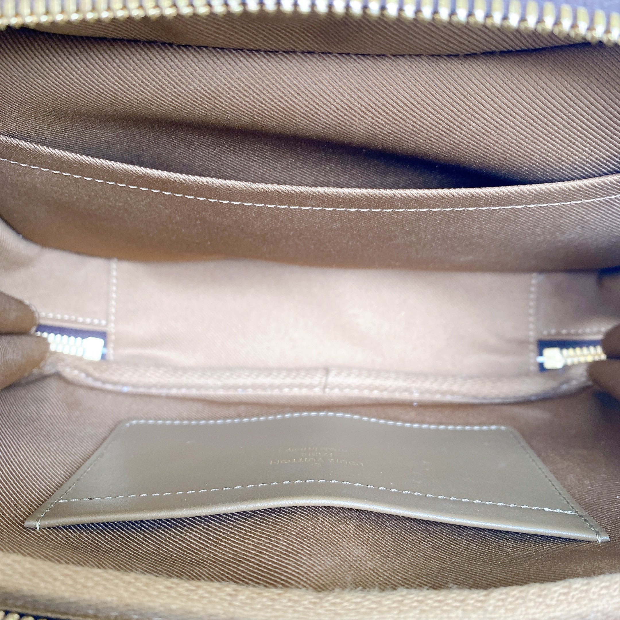 LOUIS VUITTON UTILITY CROSSBODY BAG MONOGRAM