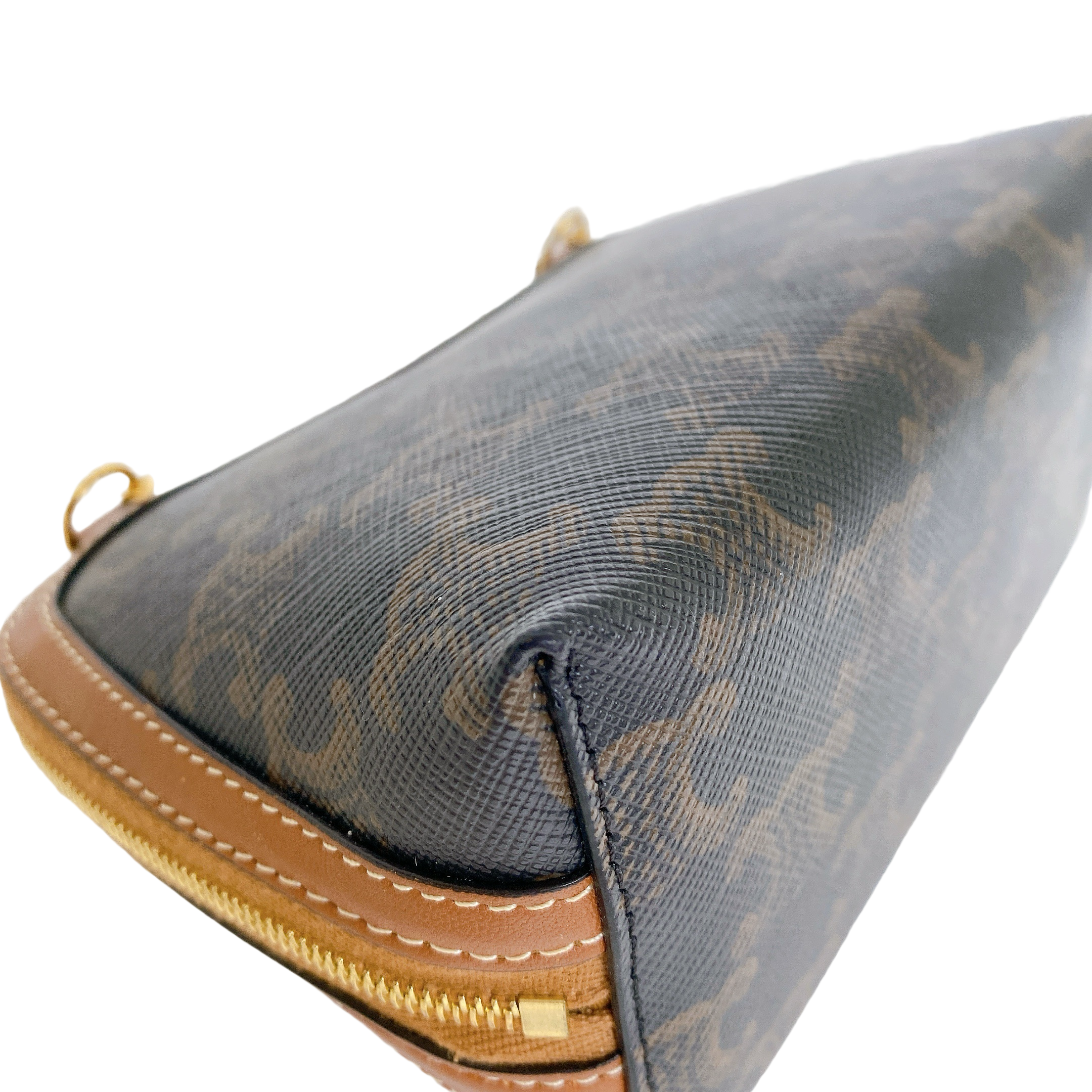 CELINE CLUTCH ON CHAIN