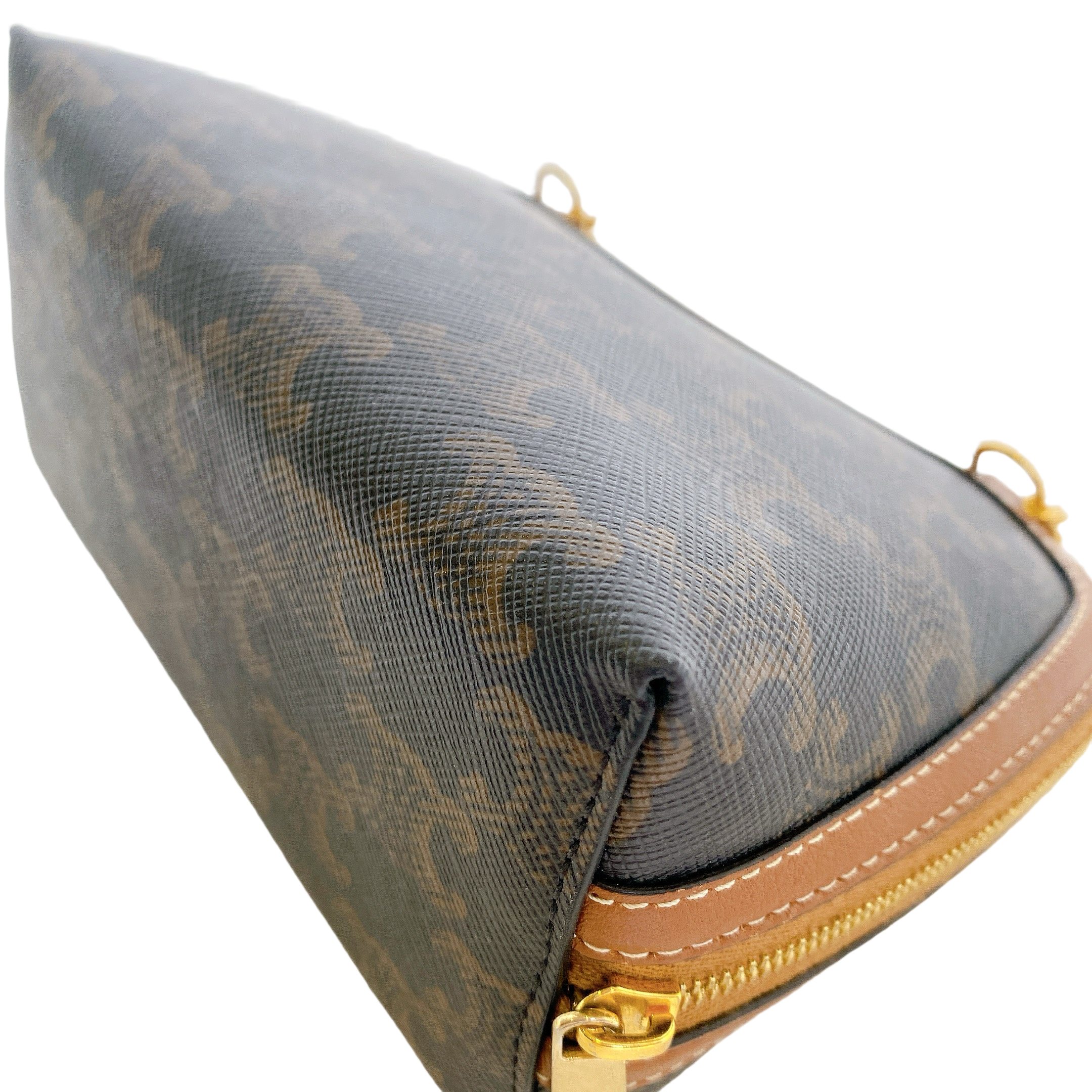 CELINE CLUTCH ON CHAIN