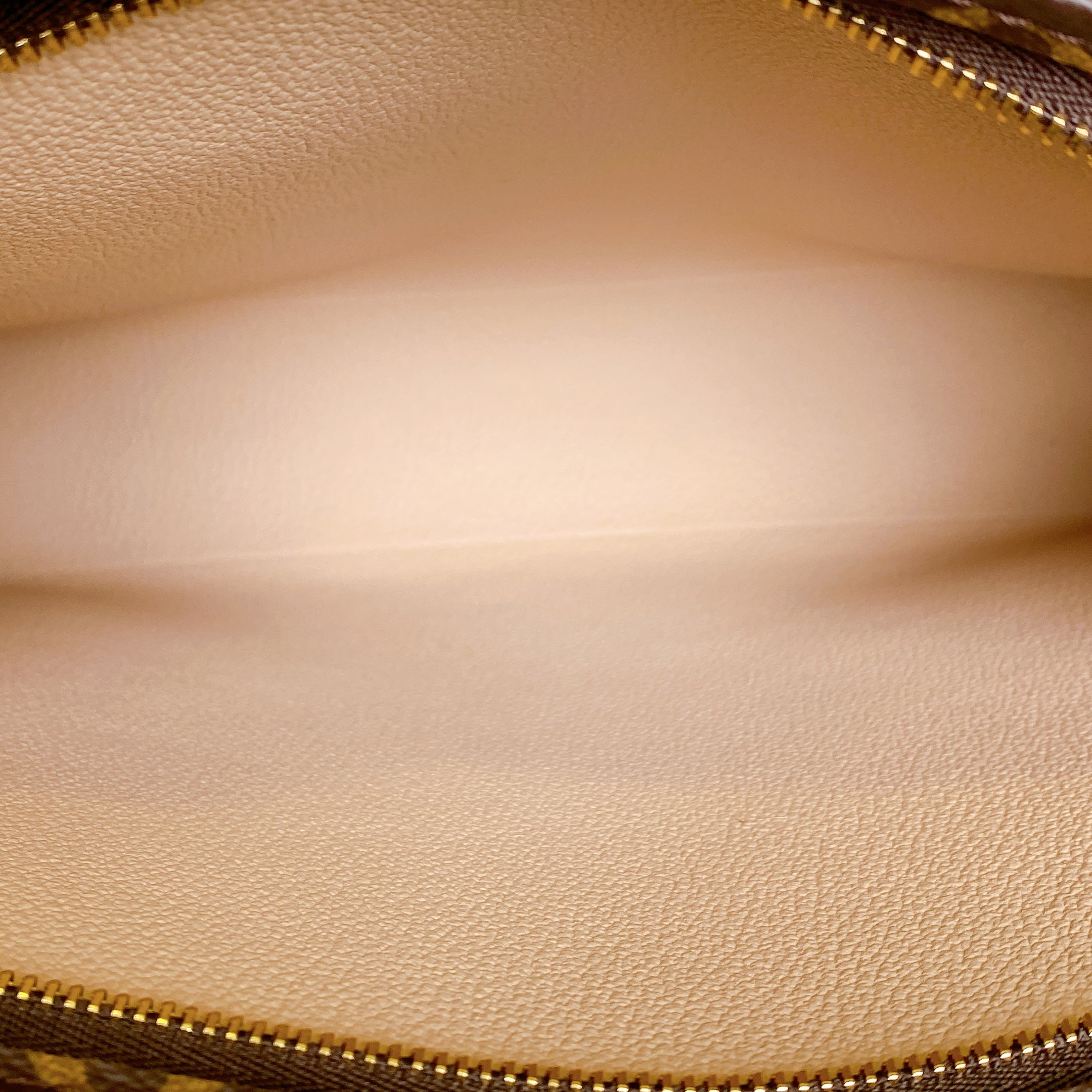 LV TOILETRY POUCH