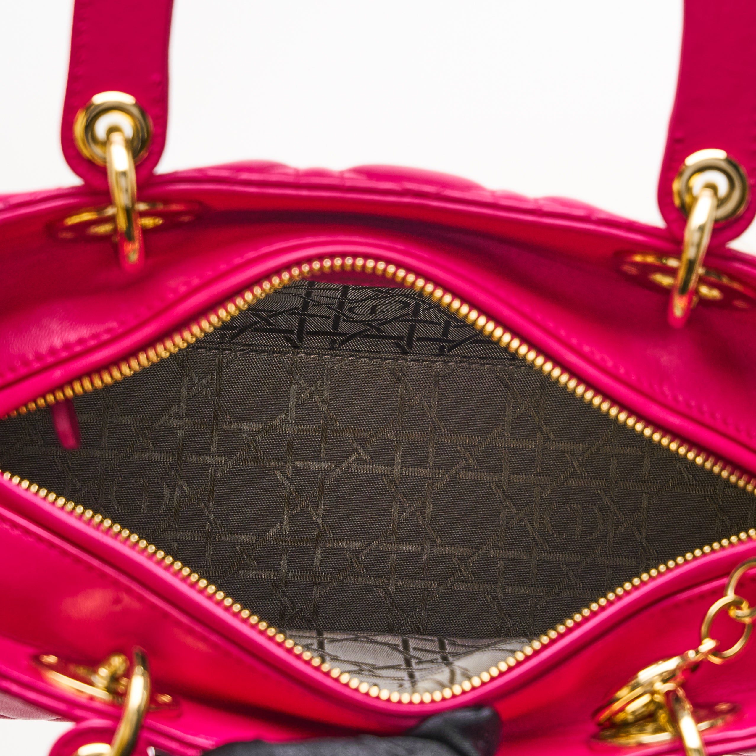 LADY DIOR MEDIUM IN FUCHSIA