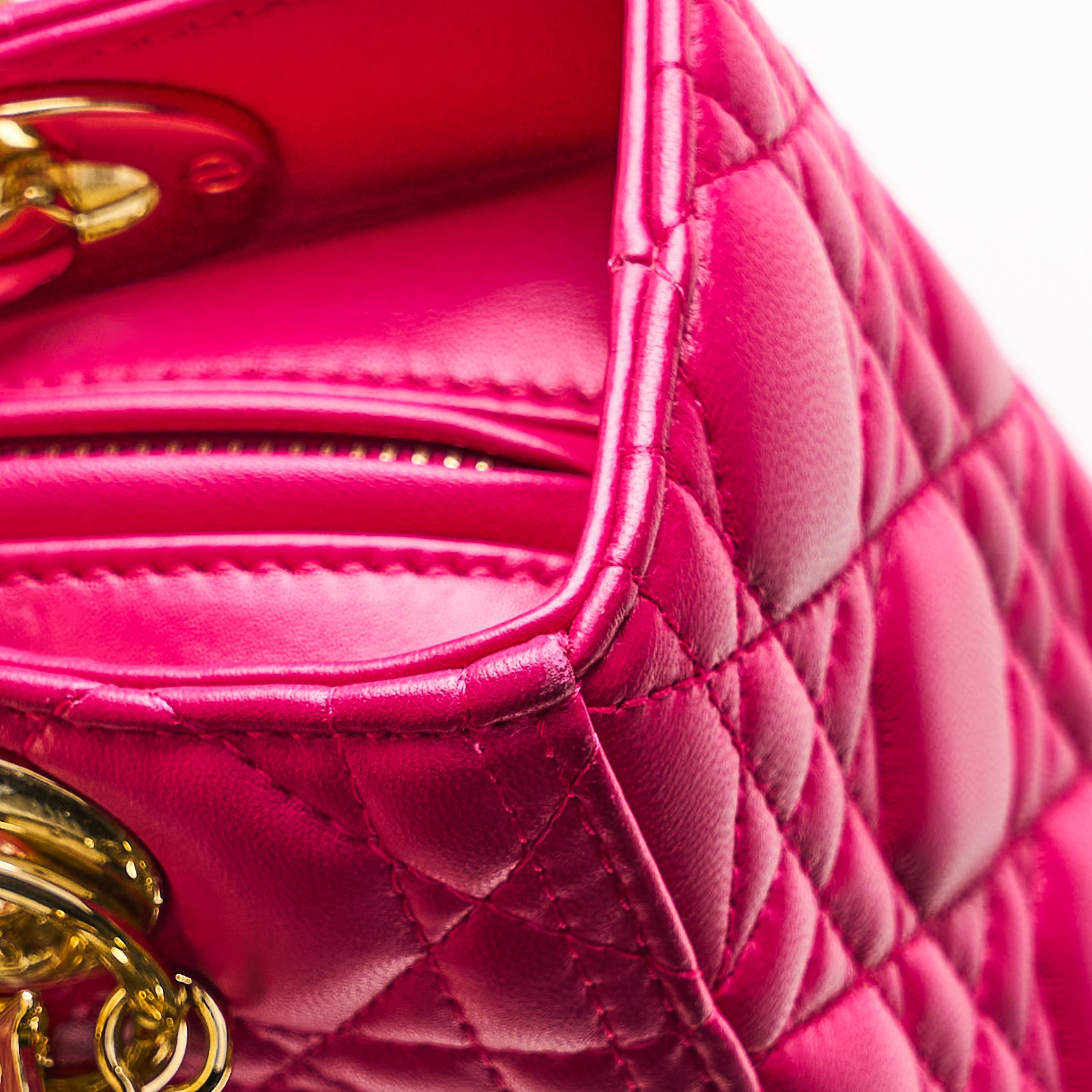 LADY DIOR MEDIUM IN FUCHSIA