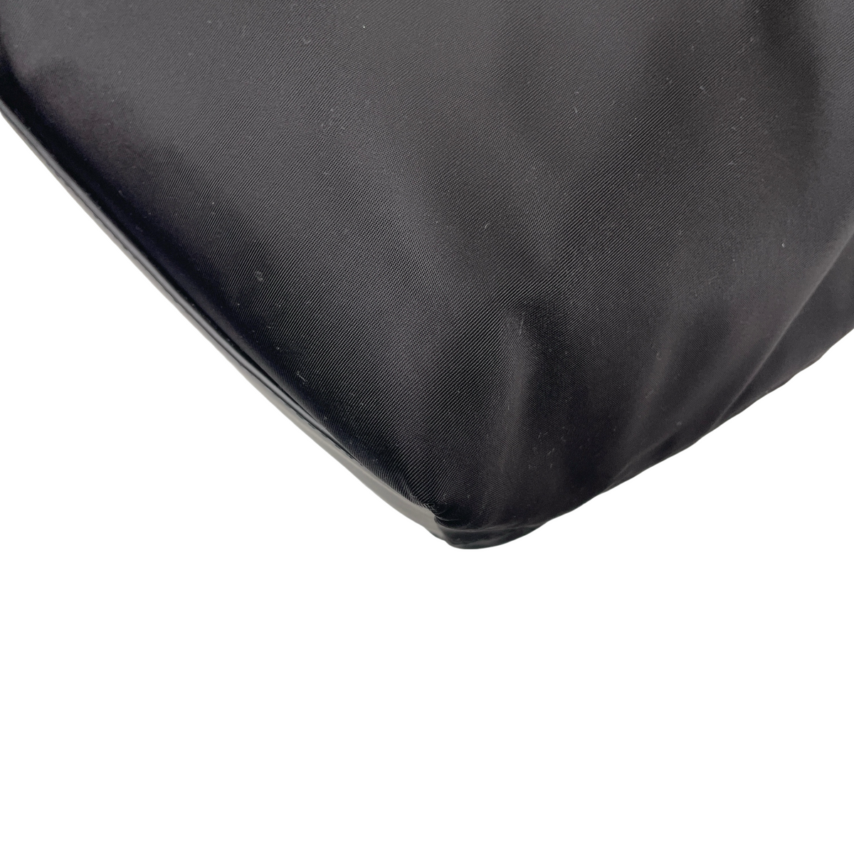 BURBERRY NYLON ZIP TOTE